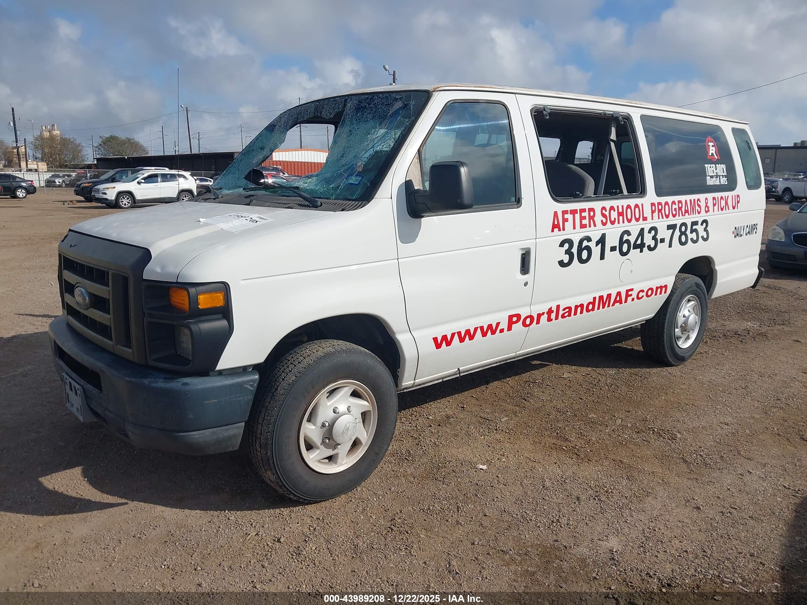 FORD E-350 image 2