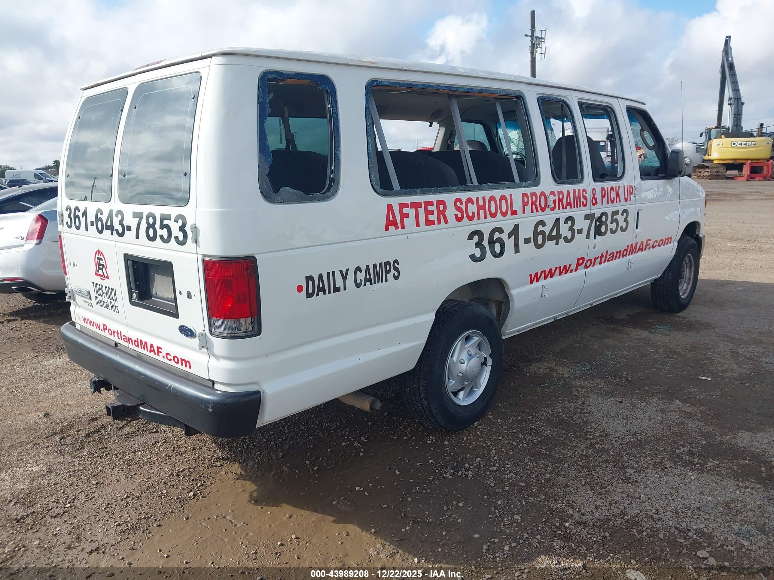 FORD E-350 image 4