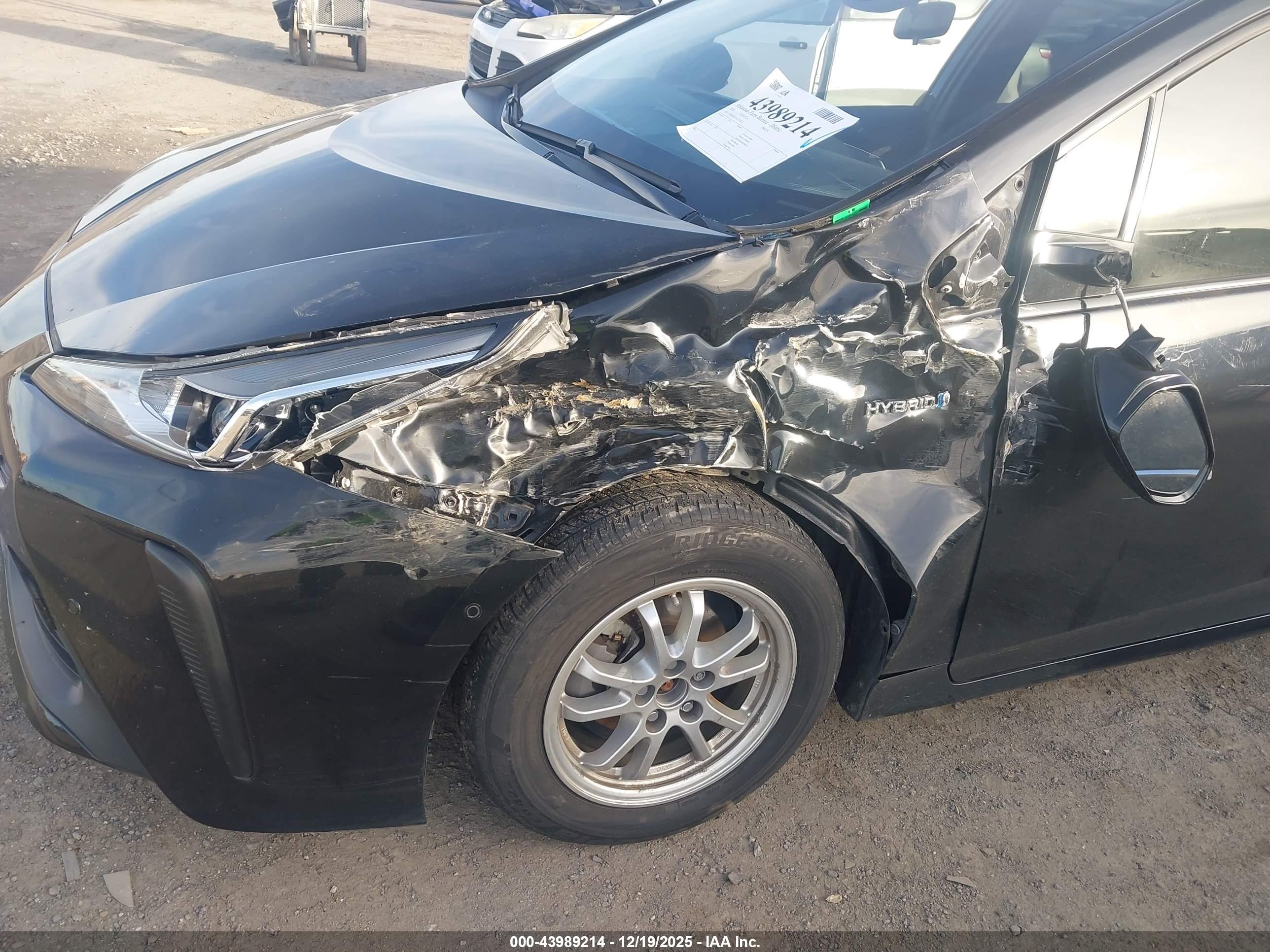 TOYOTA PRIUS image 6