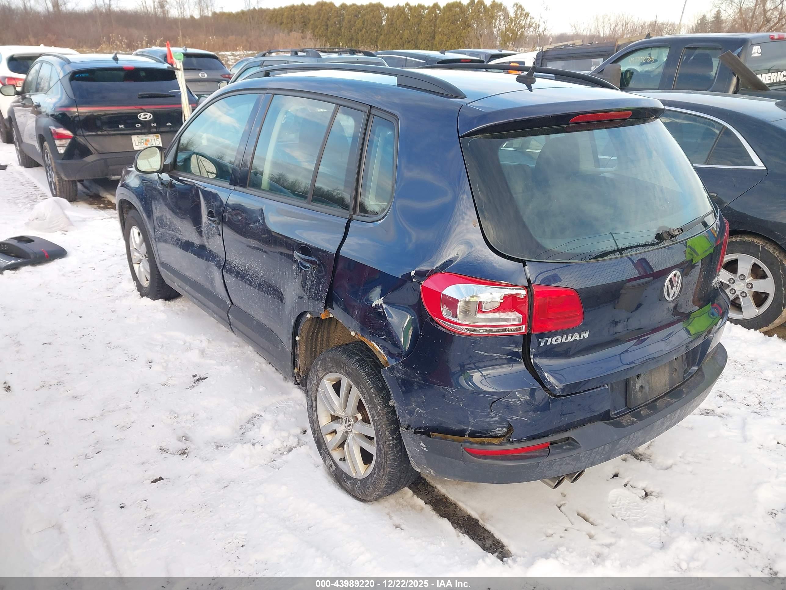 VOLKSWAGEN TIGUAN image 3