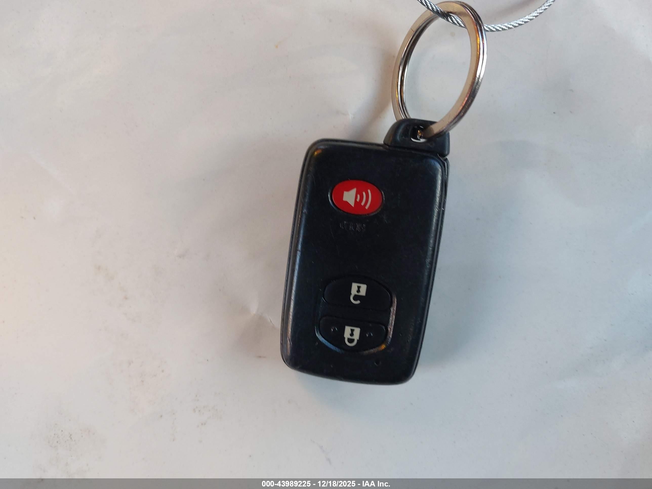 TOYOTA PRIUS image 11