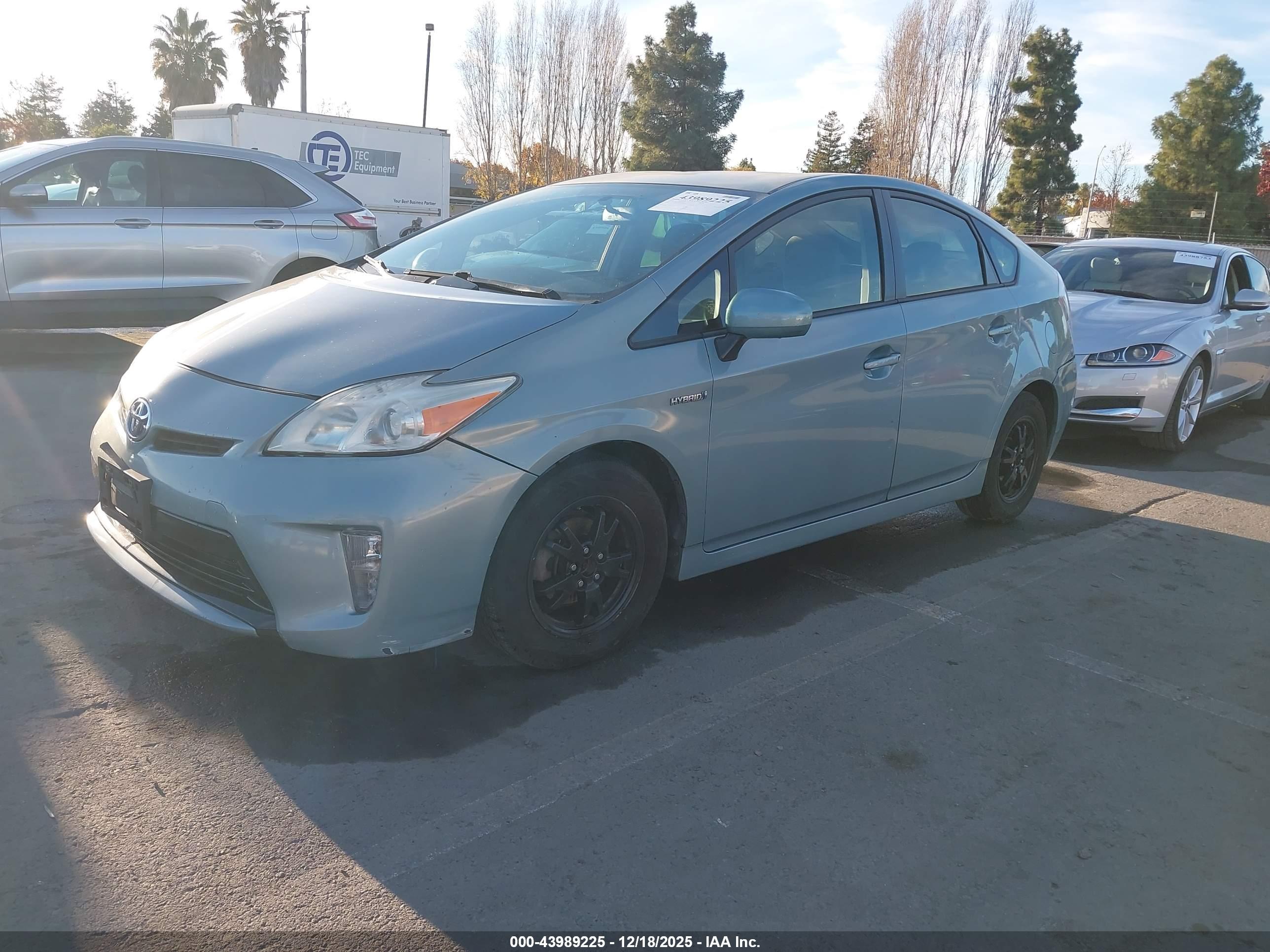 TOYOTA PRIUS image 2