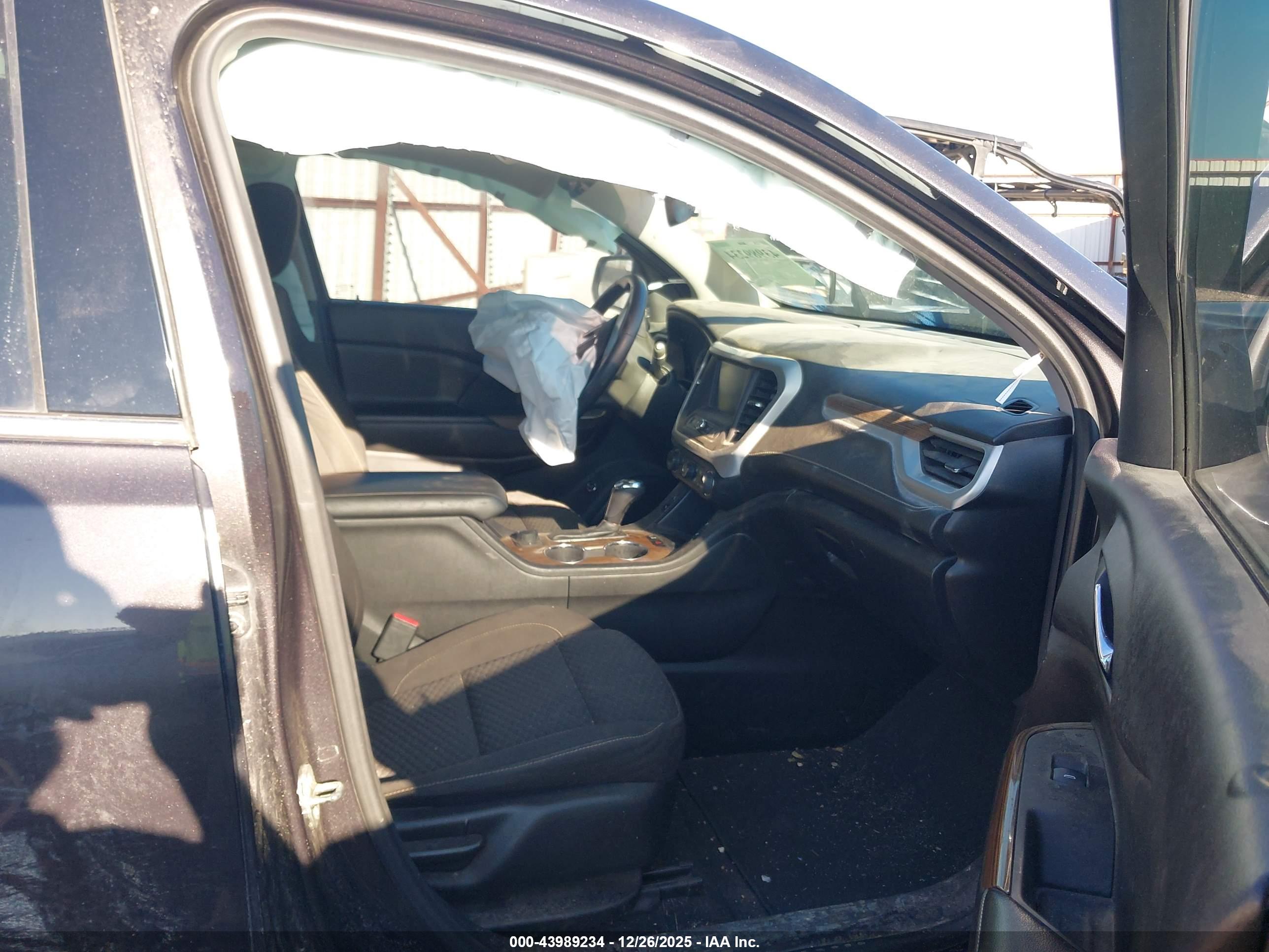 GMC ACADIA image 5