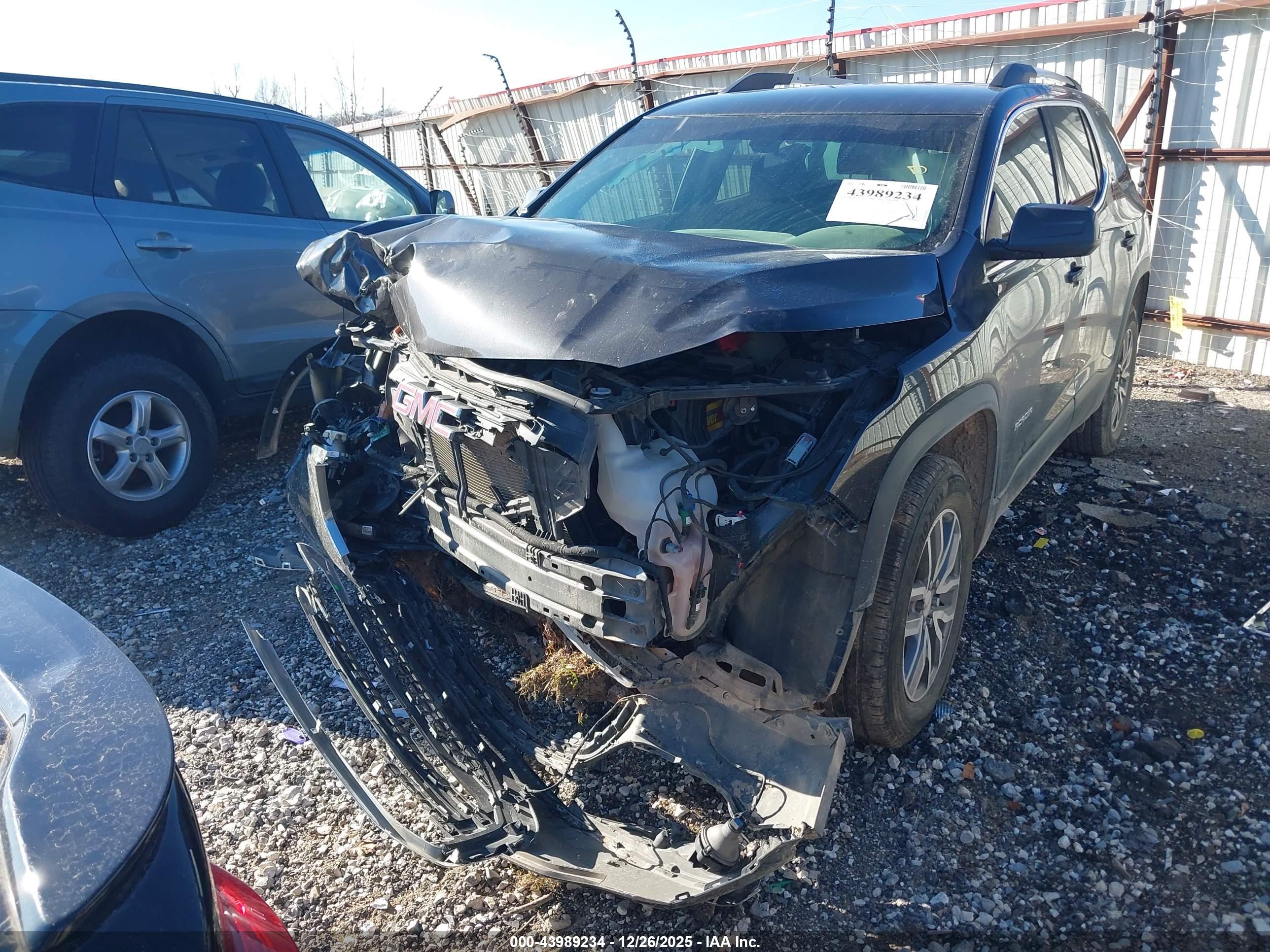 GMC ACADIA image 6