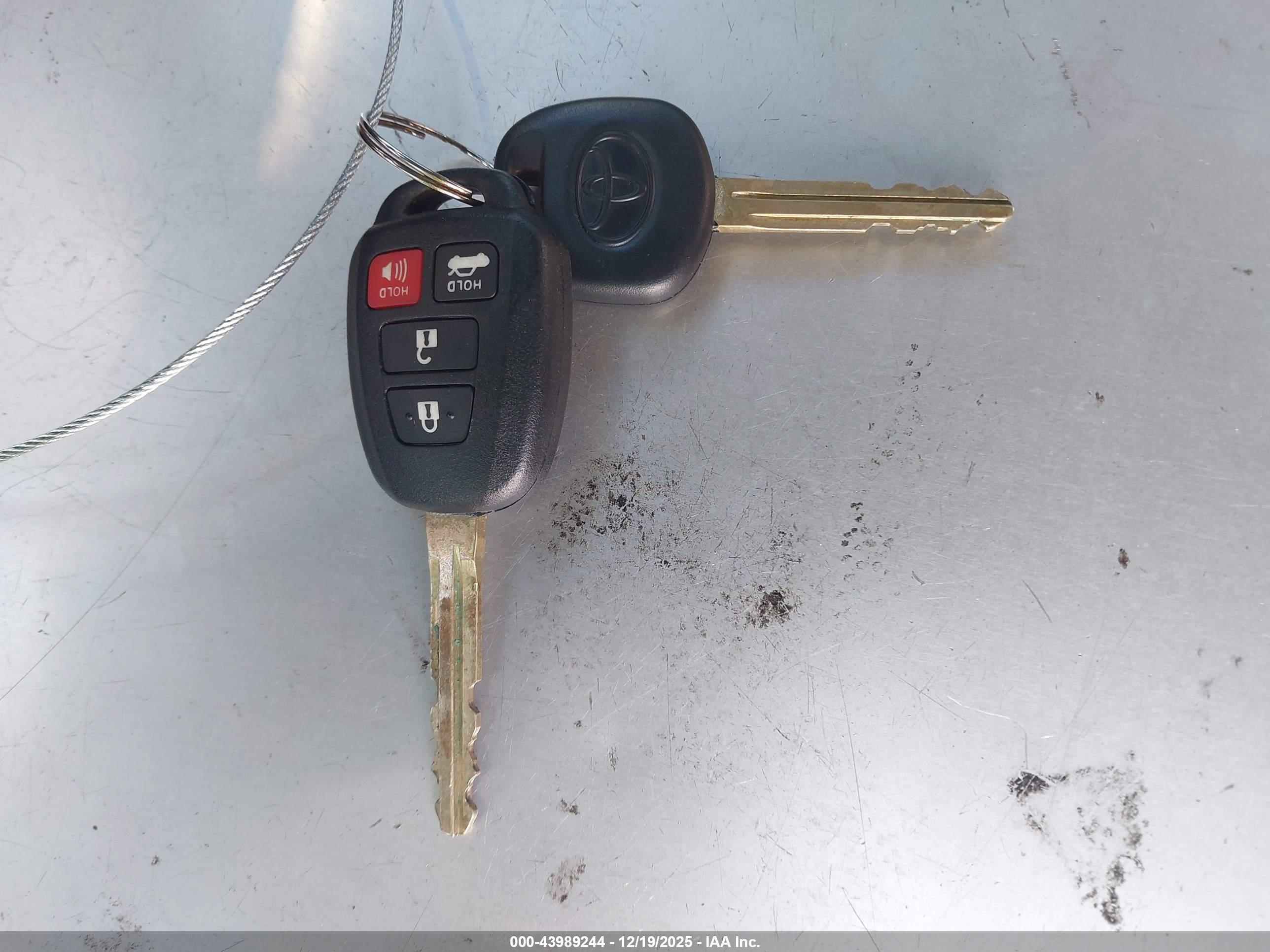 TOYOTA CAMRY image 11