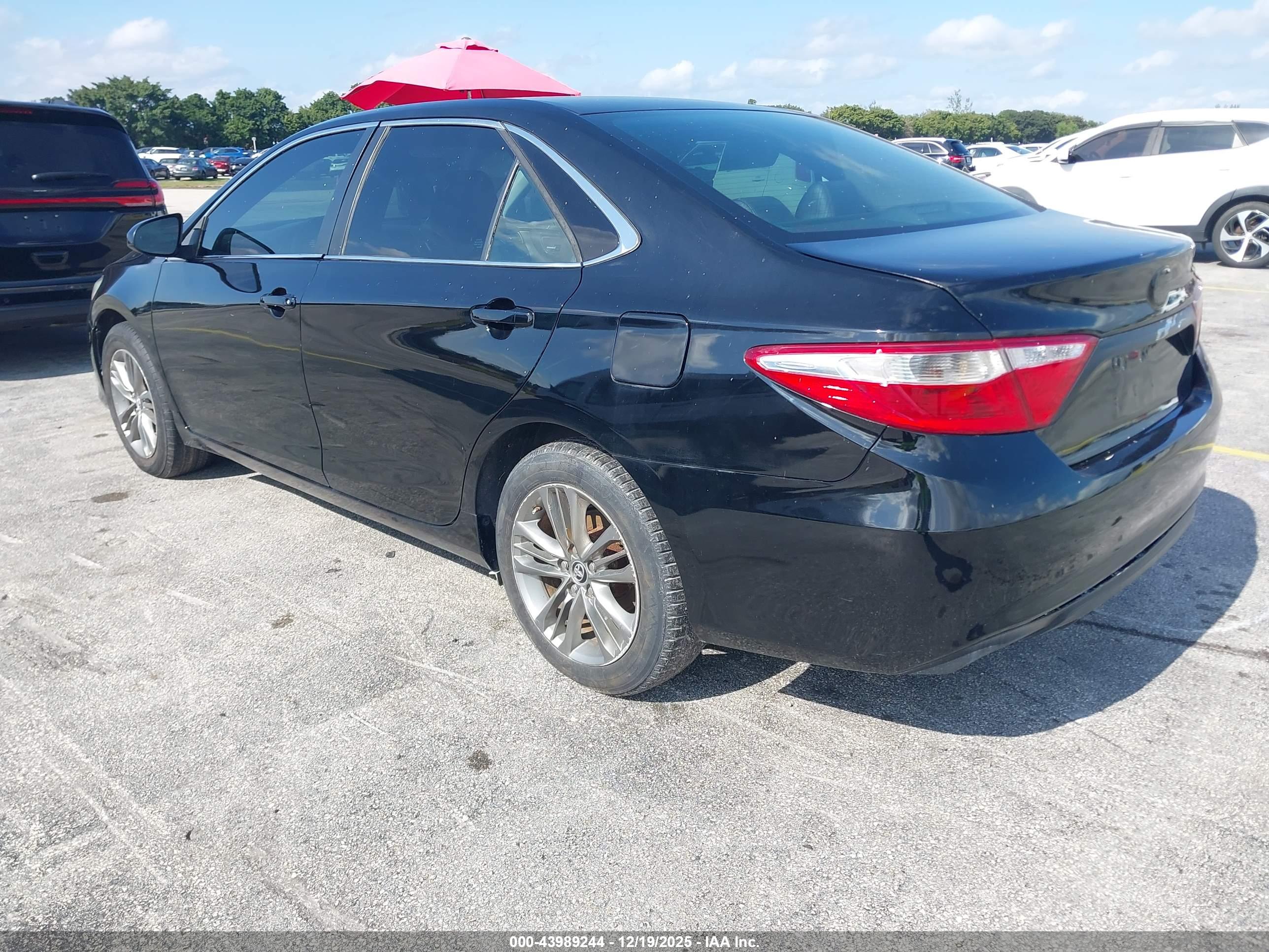 TOYOTA CAMRY image 3