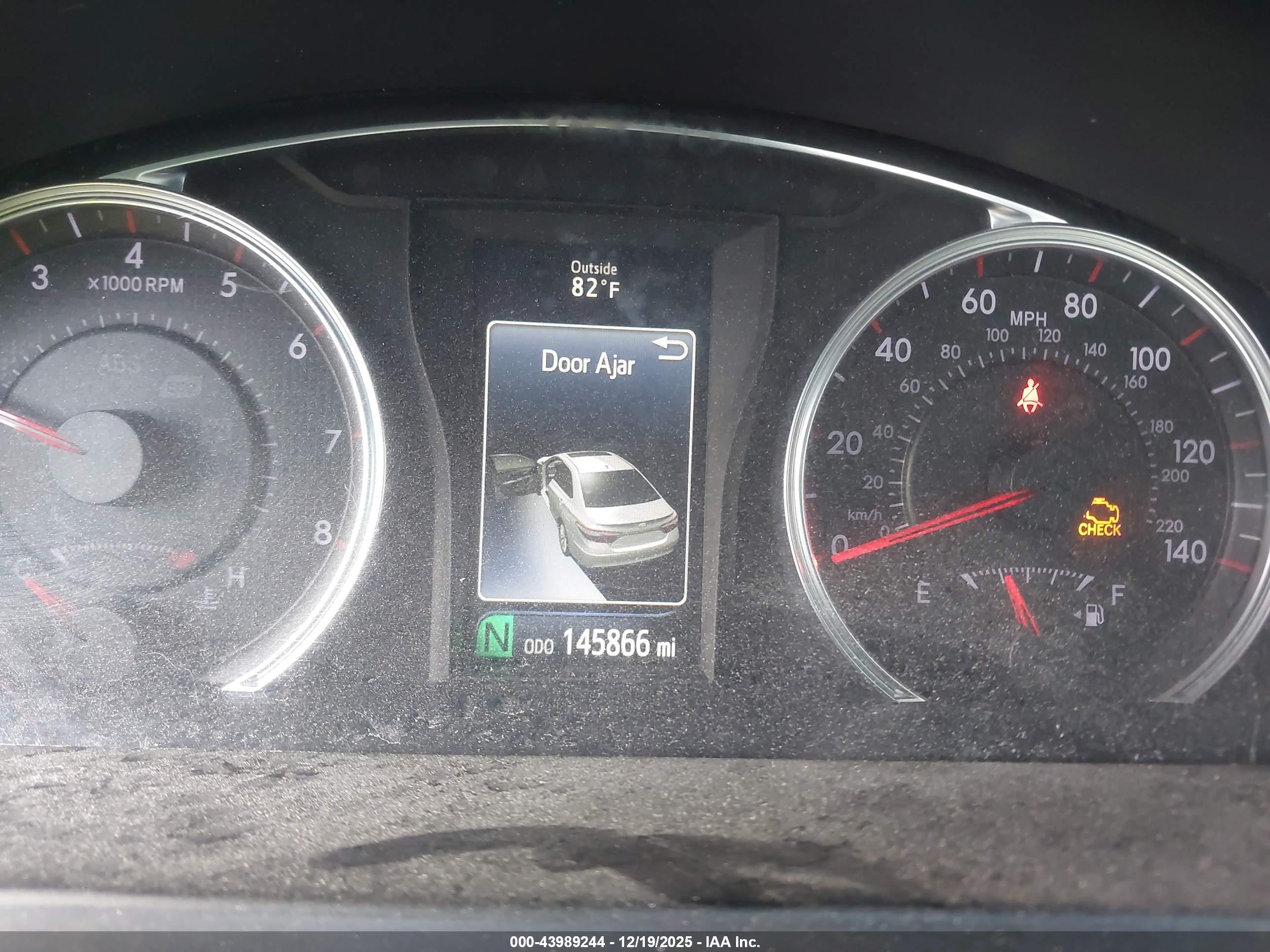 TOYOTA CAMRY image 7