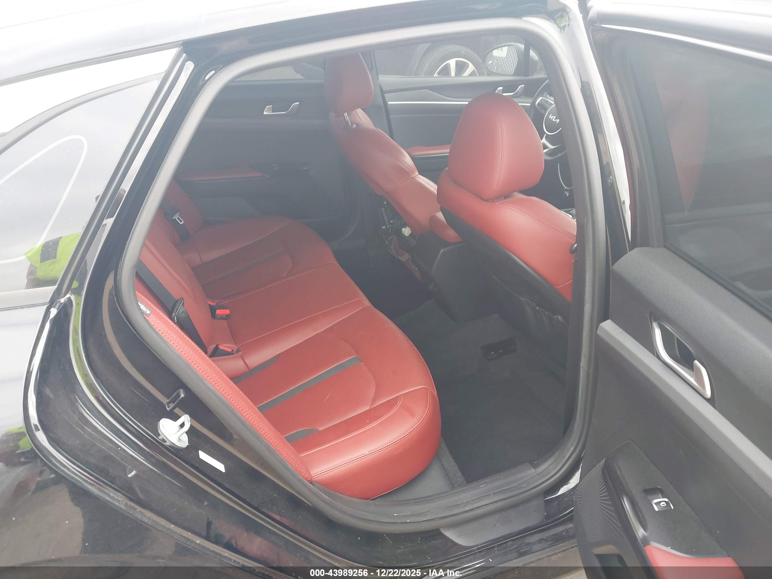 KIA K5 image 8