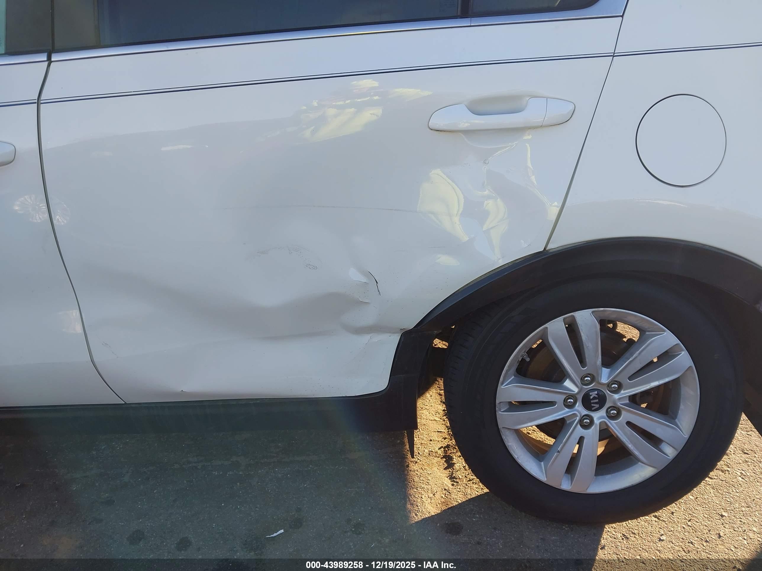 KIA SPORTAGE image 6