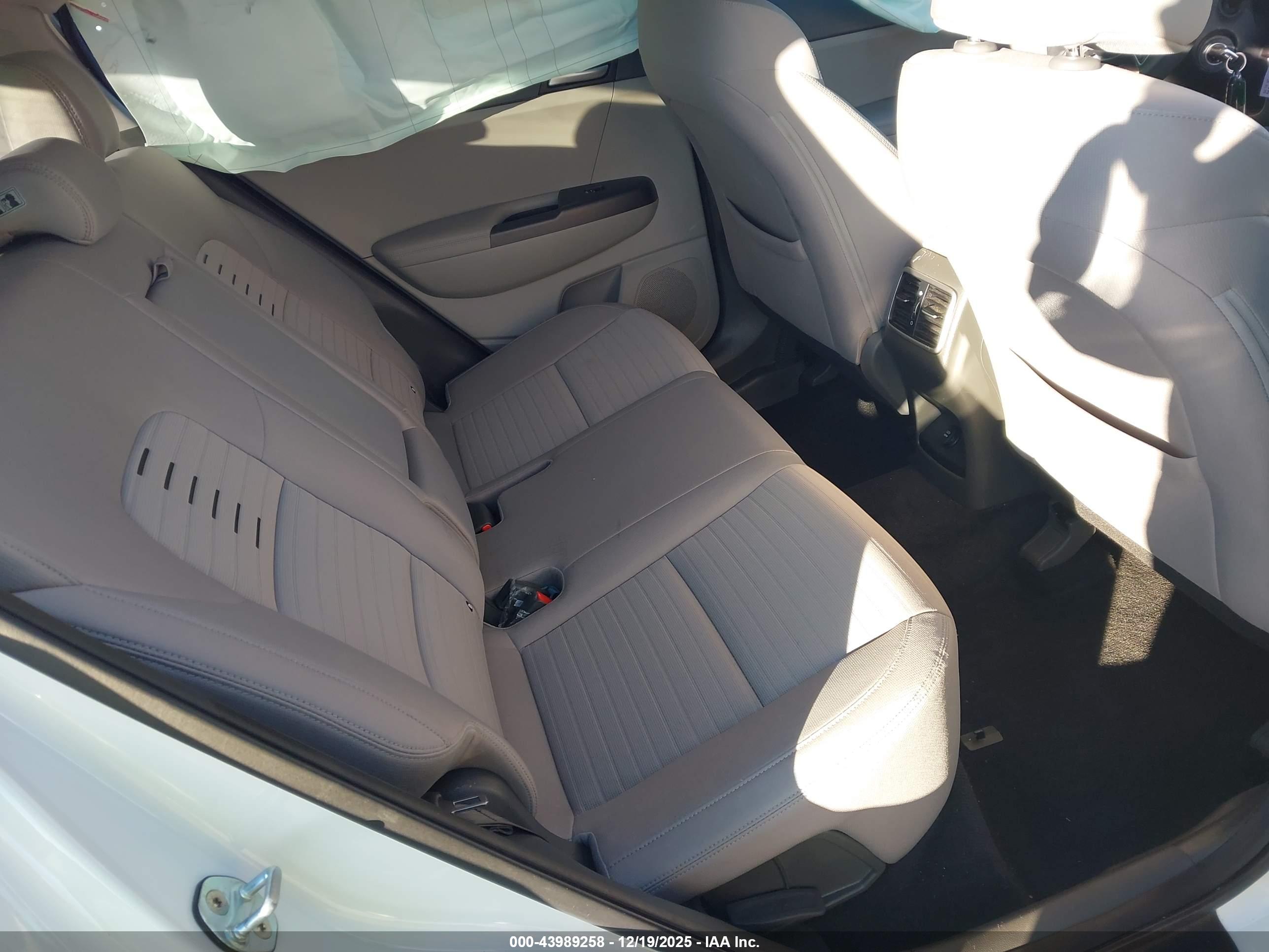 KIA SPORTAGE image 8