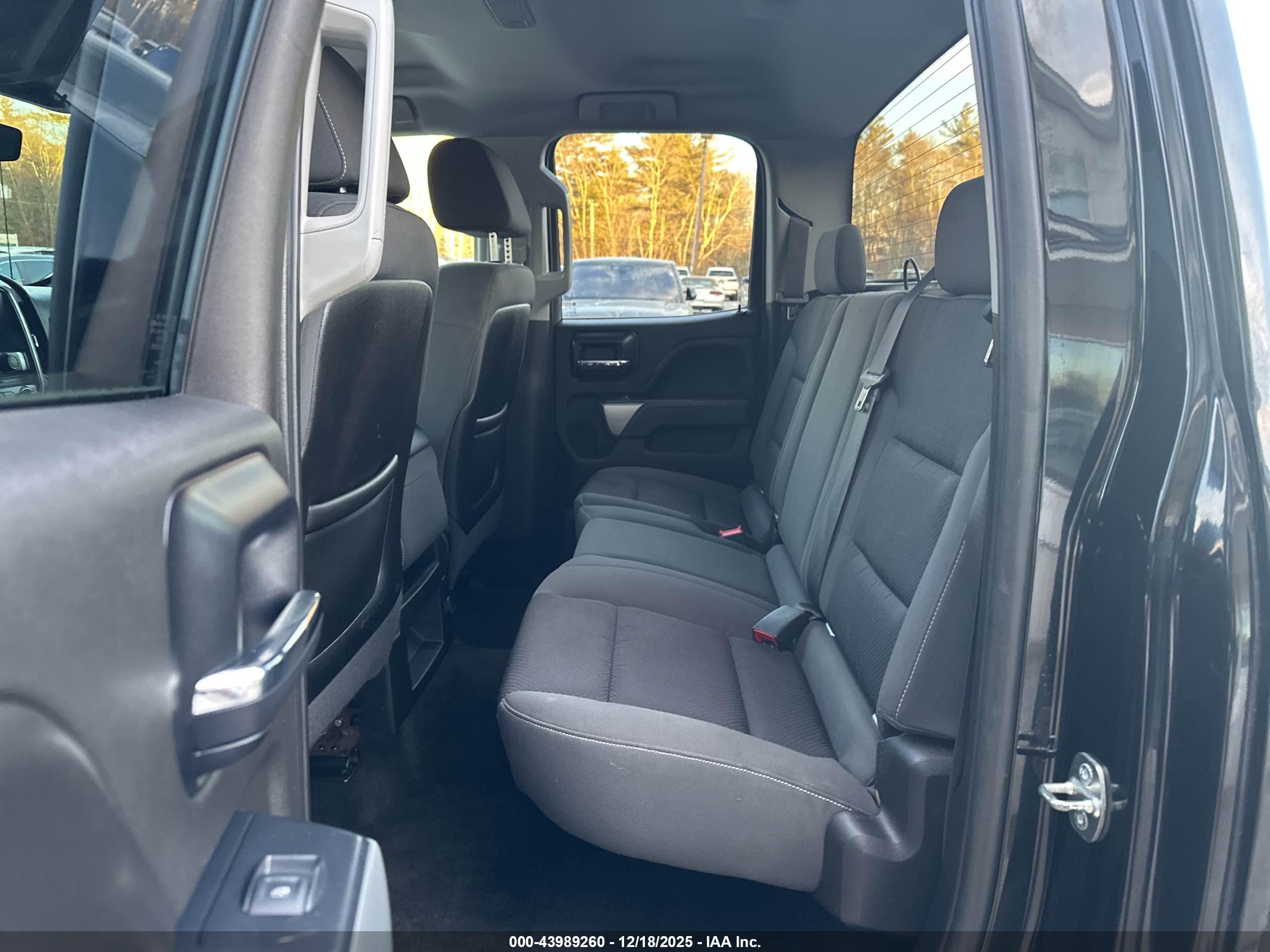 CHEVROLET SILVERADO image 8