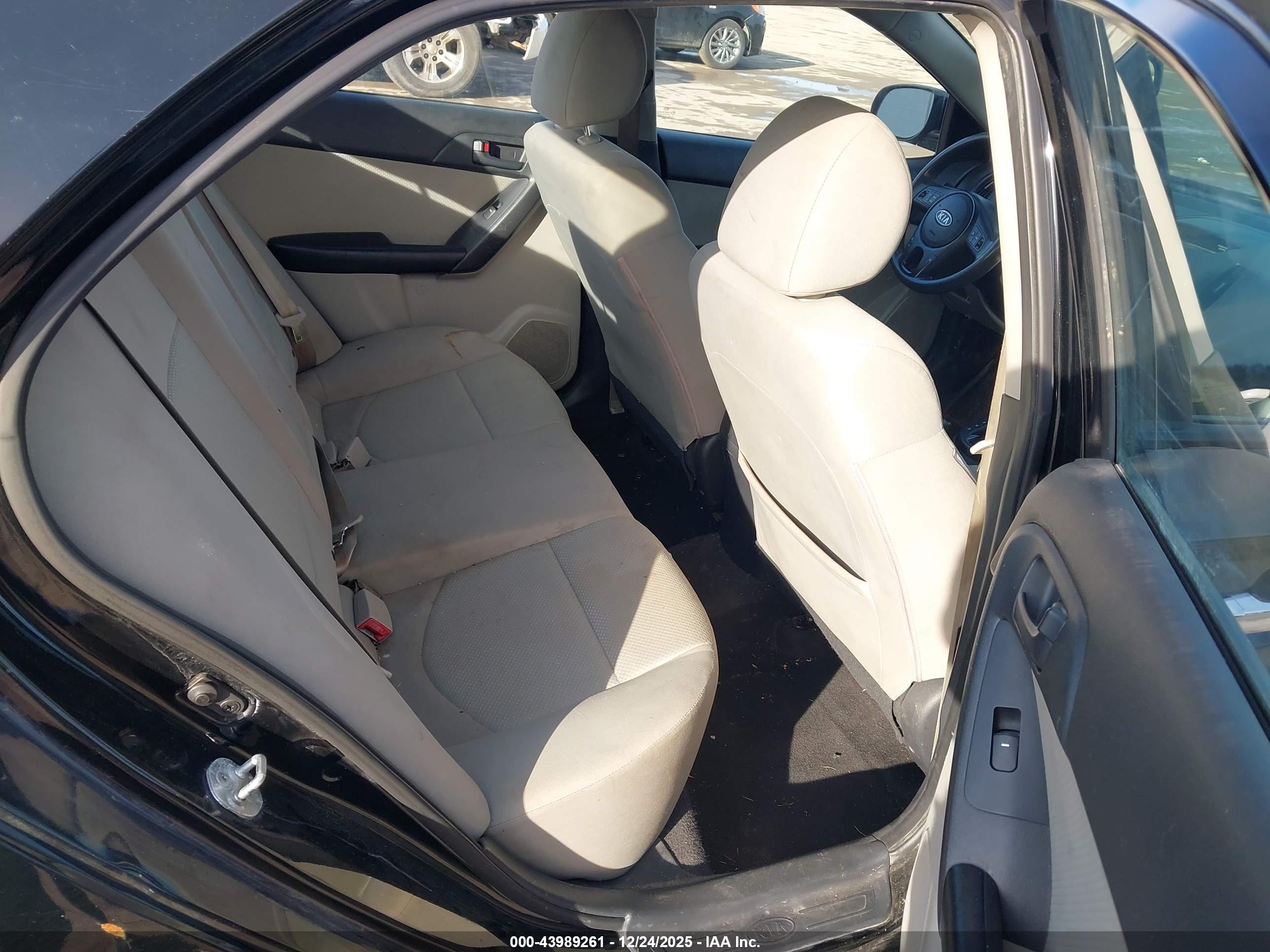 KIA FORTE image 8