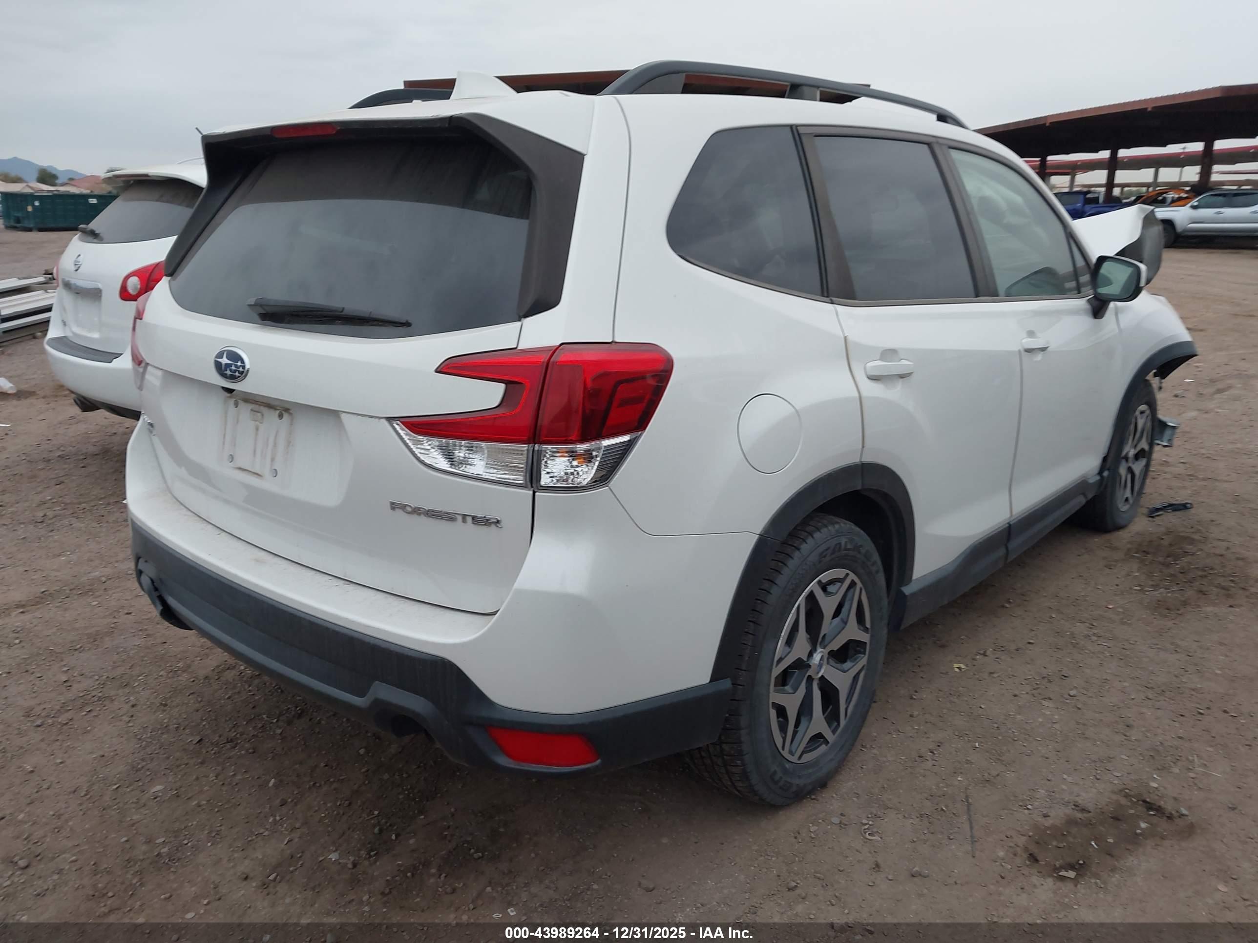 SUBARU FORESTER image 4