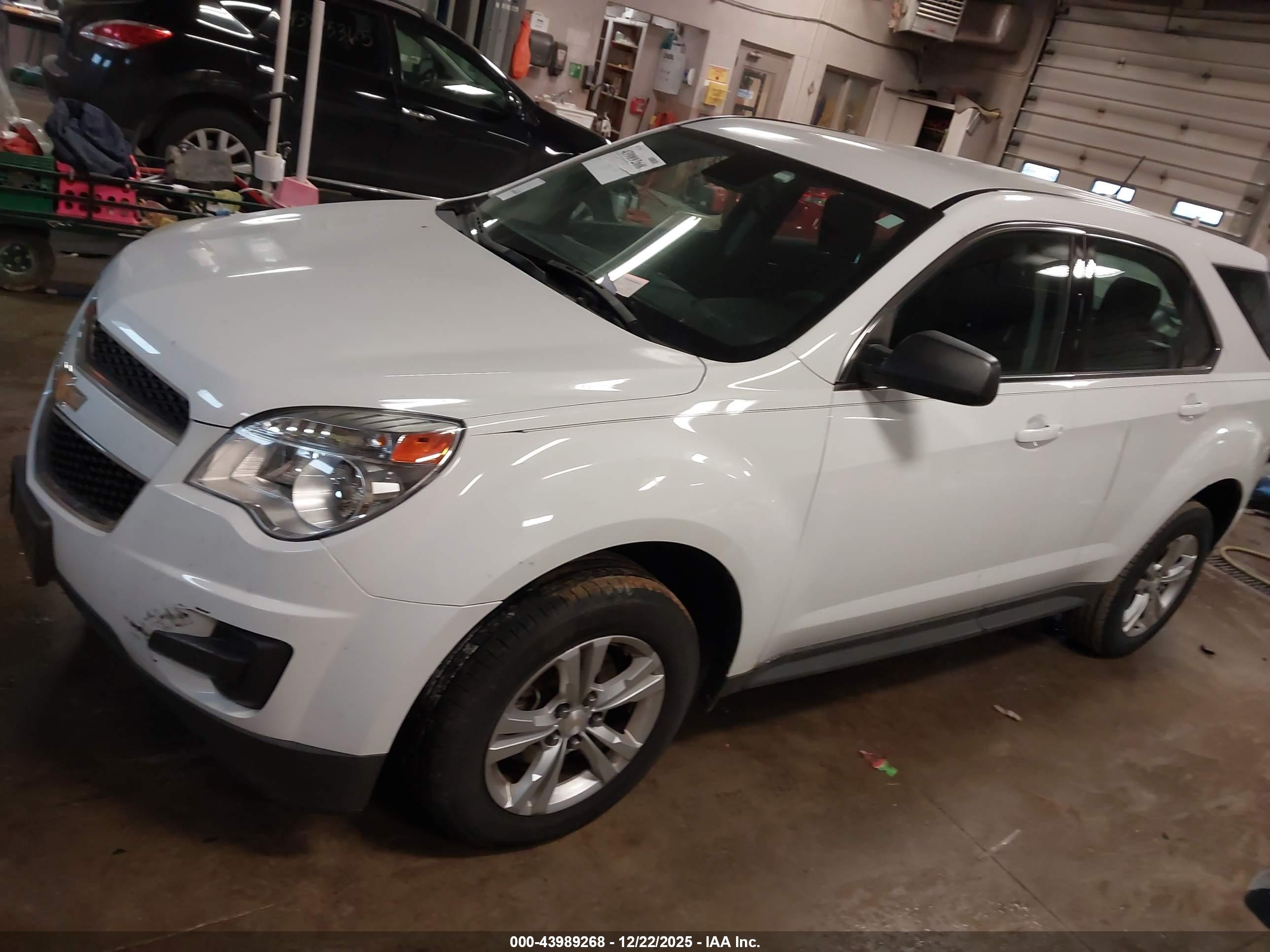 CHEVROLET EQUINOX image 2