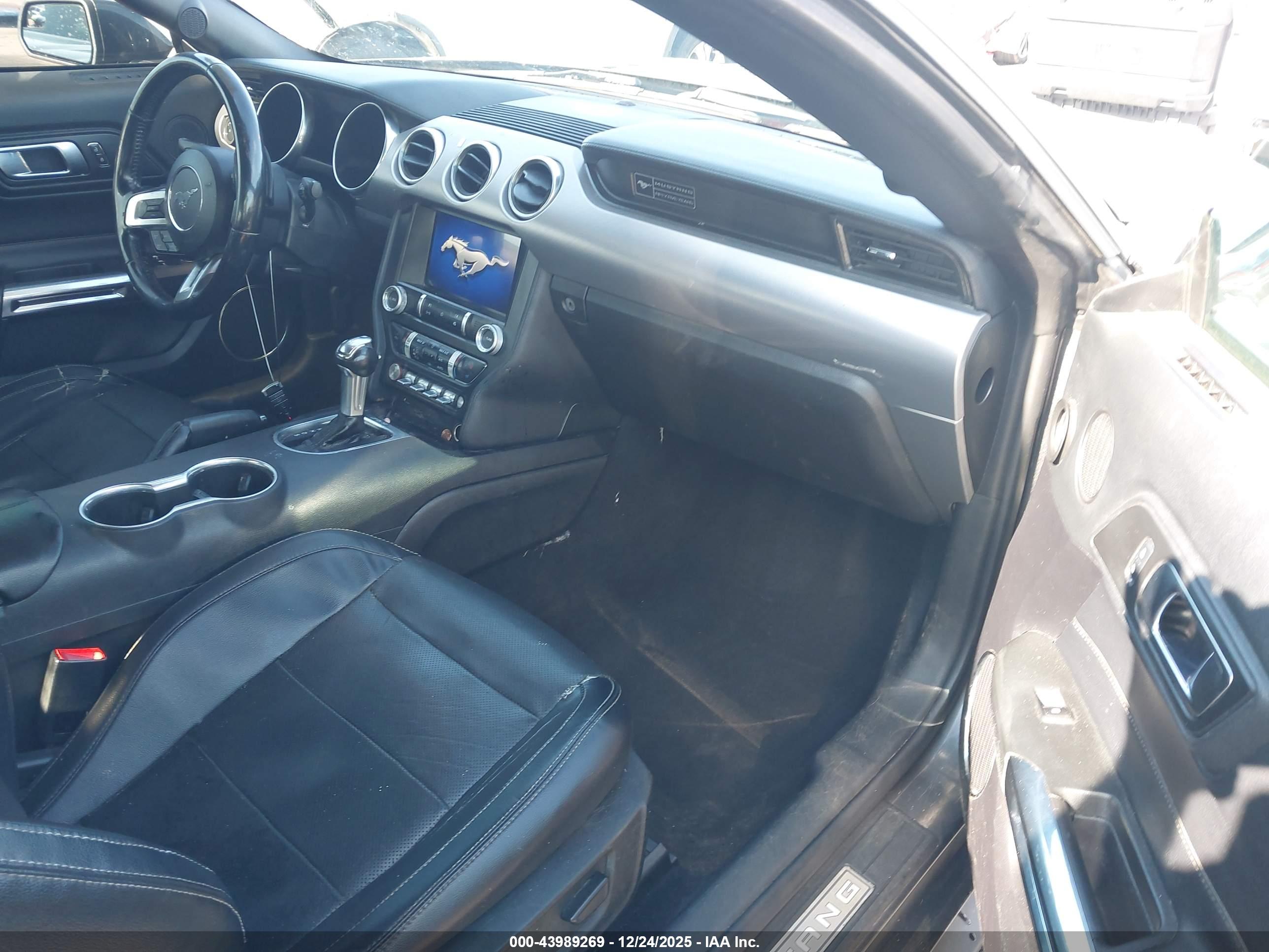 FORD MUSTANG image 5