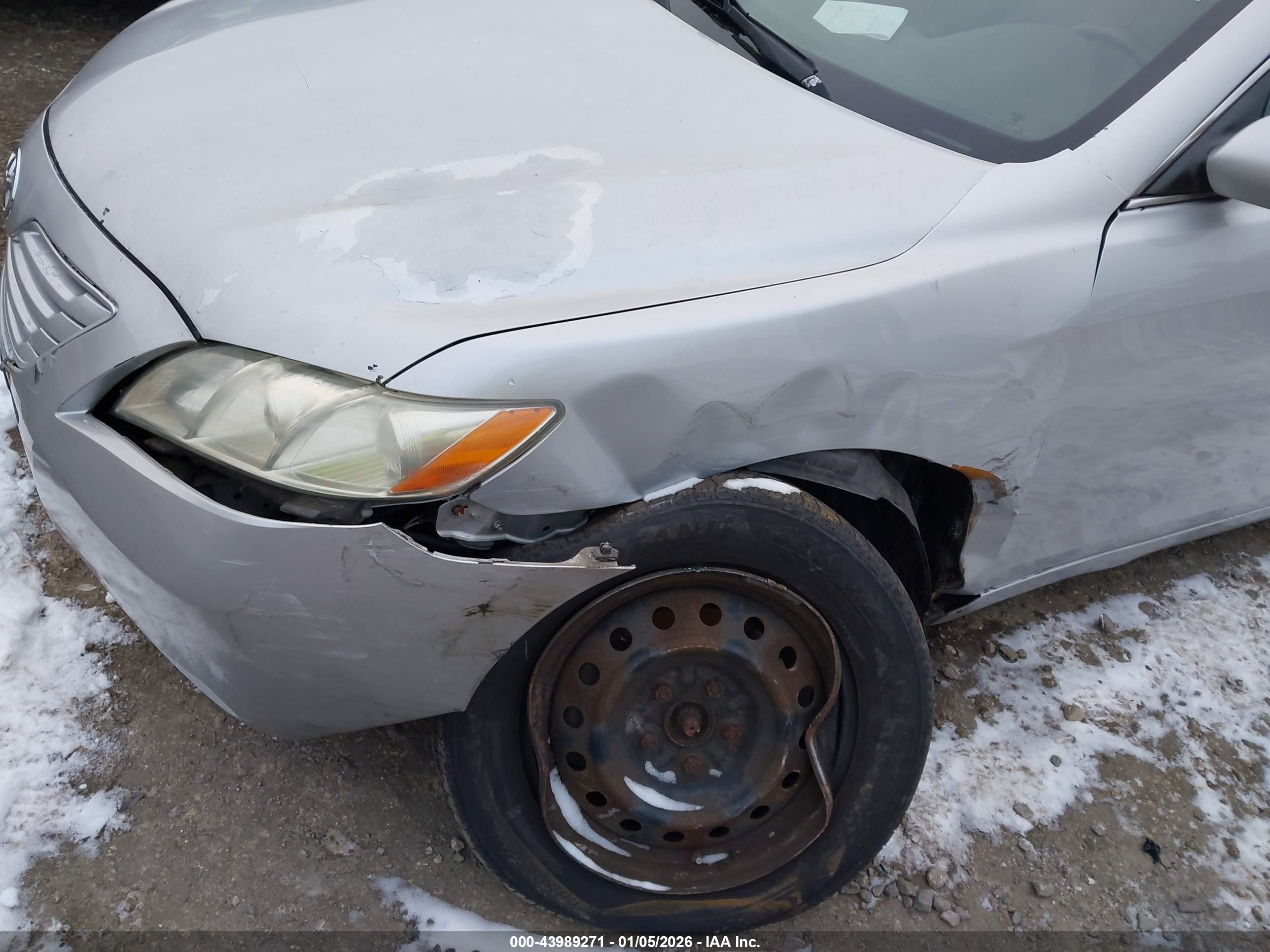 TOYOTA CAMRY image 2