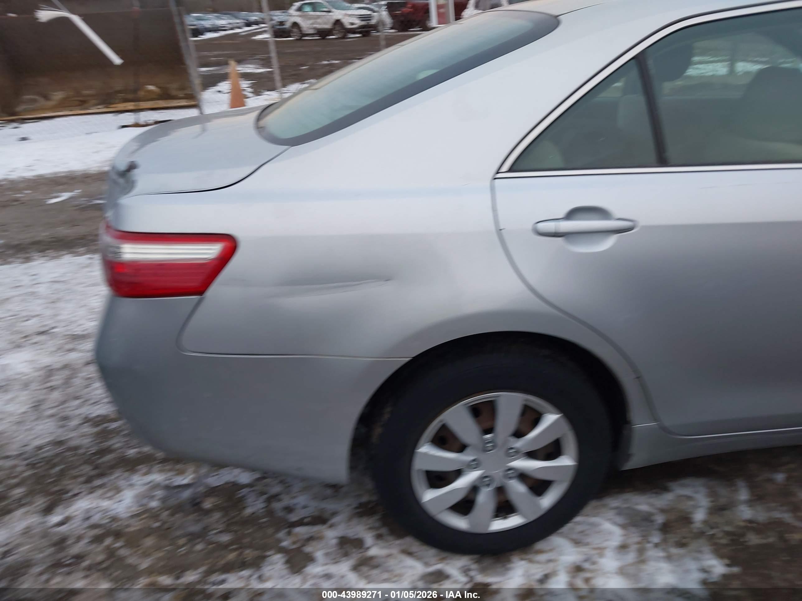 TOYOTA CAMRY image 4