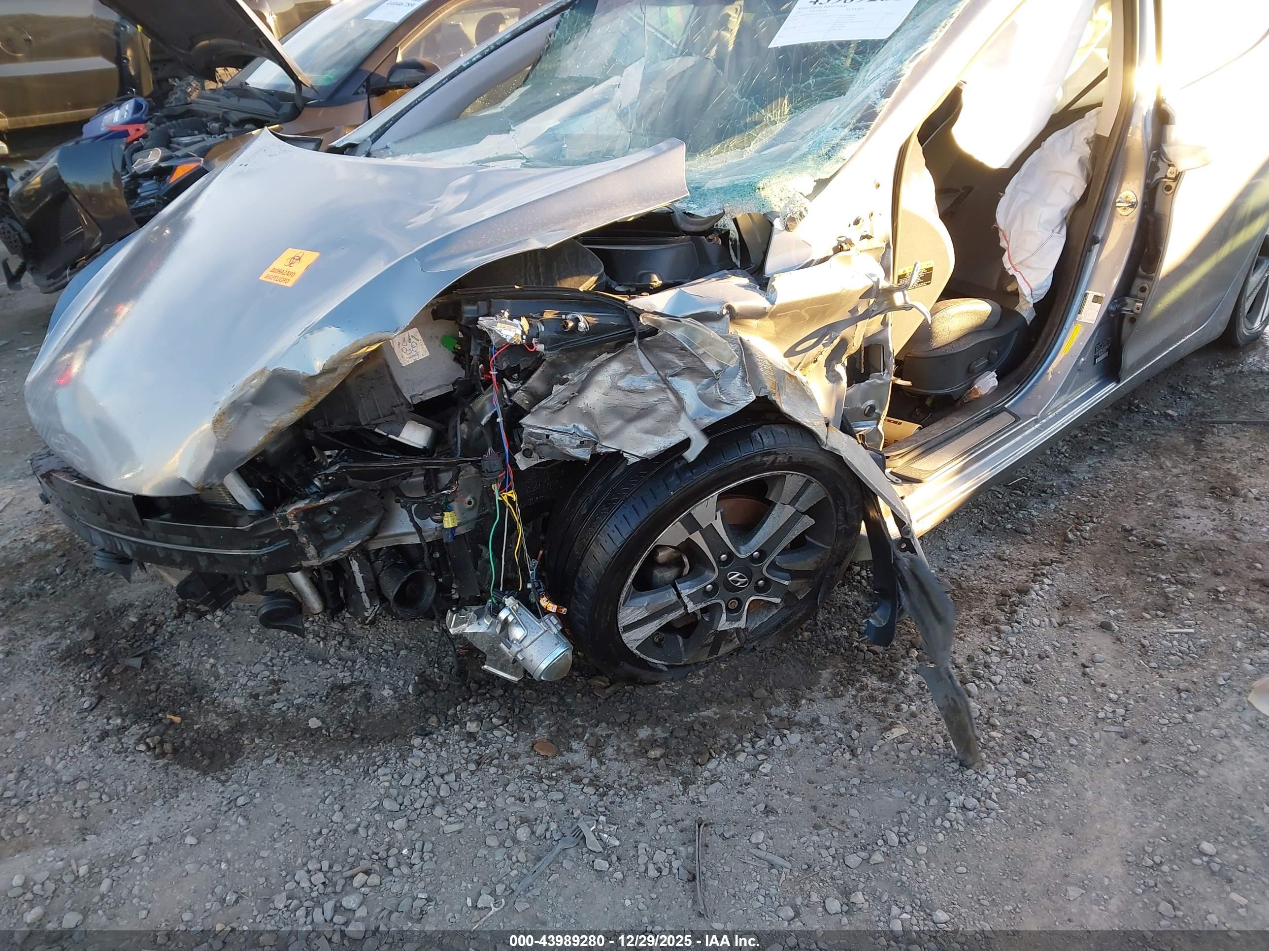 HYUNDAI ELANTRA image 6