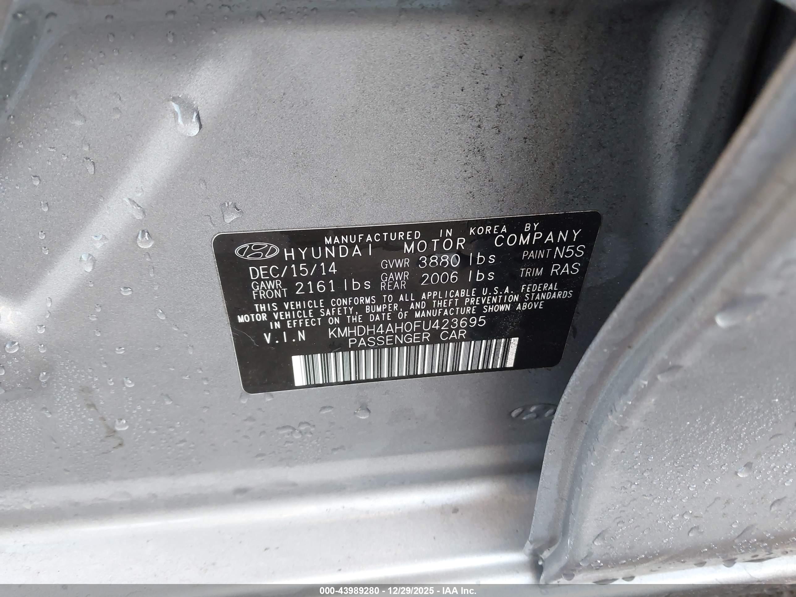 HYUNDAI ELANTRA image 9