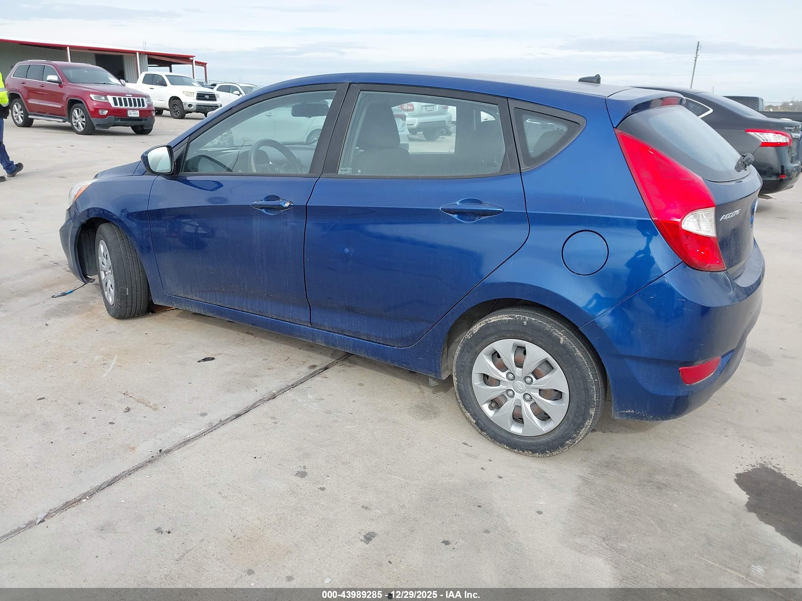 HYUNDAI ACCENT image 3