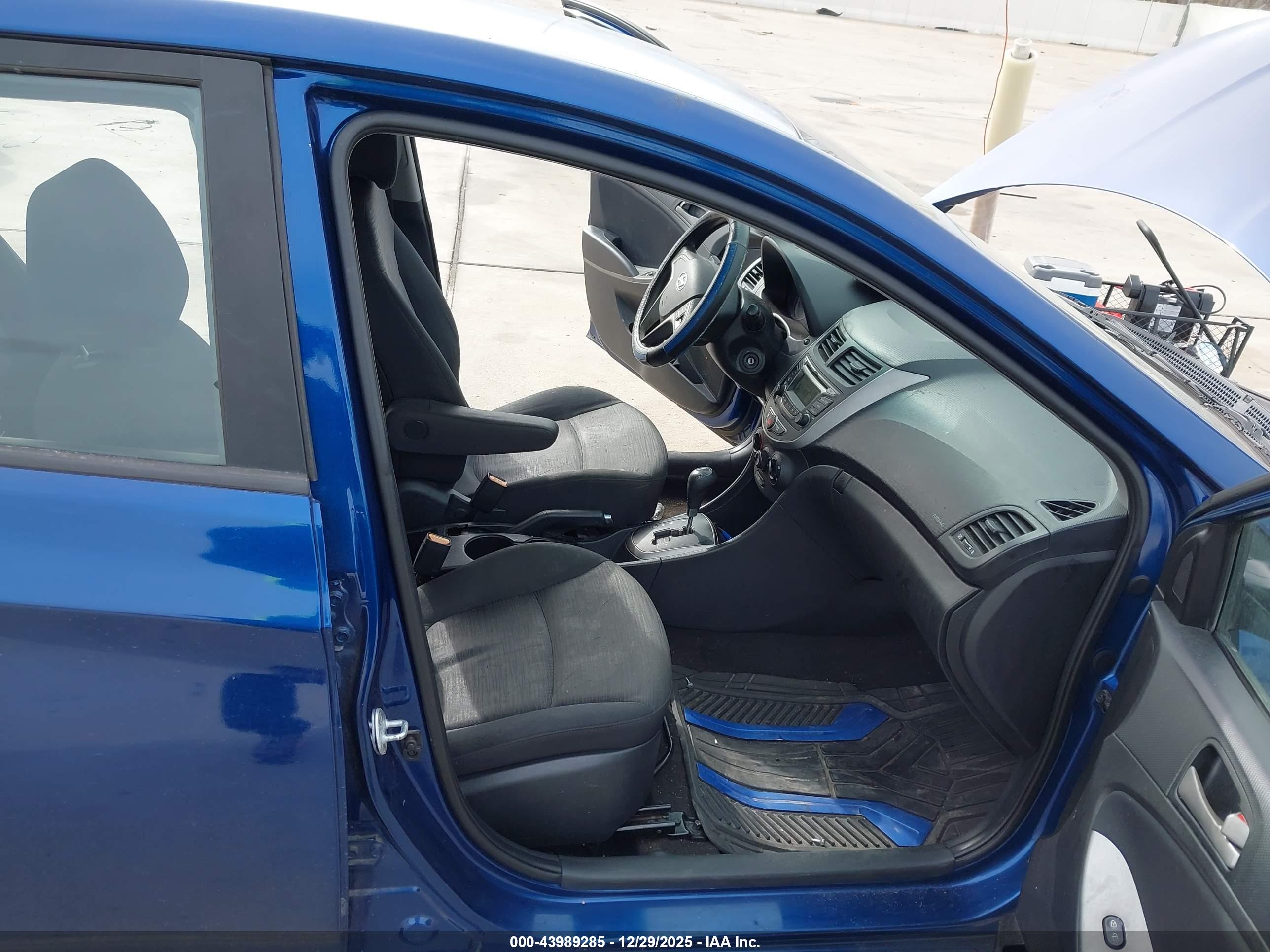 HYUNDAI ACCENT image 5