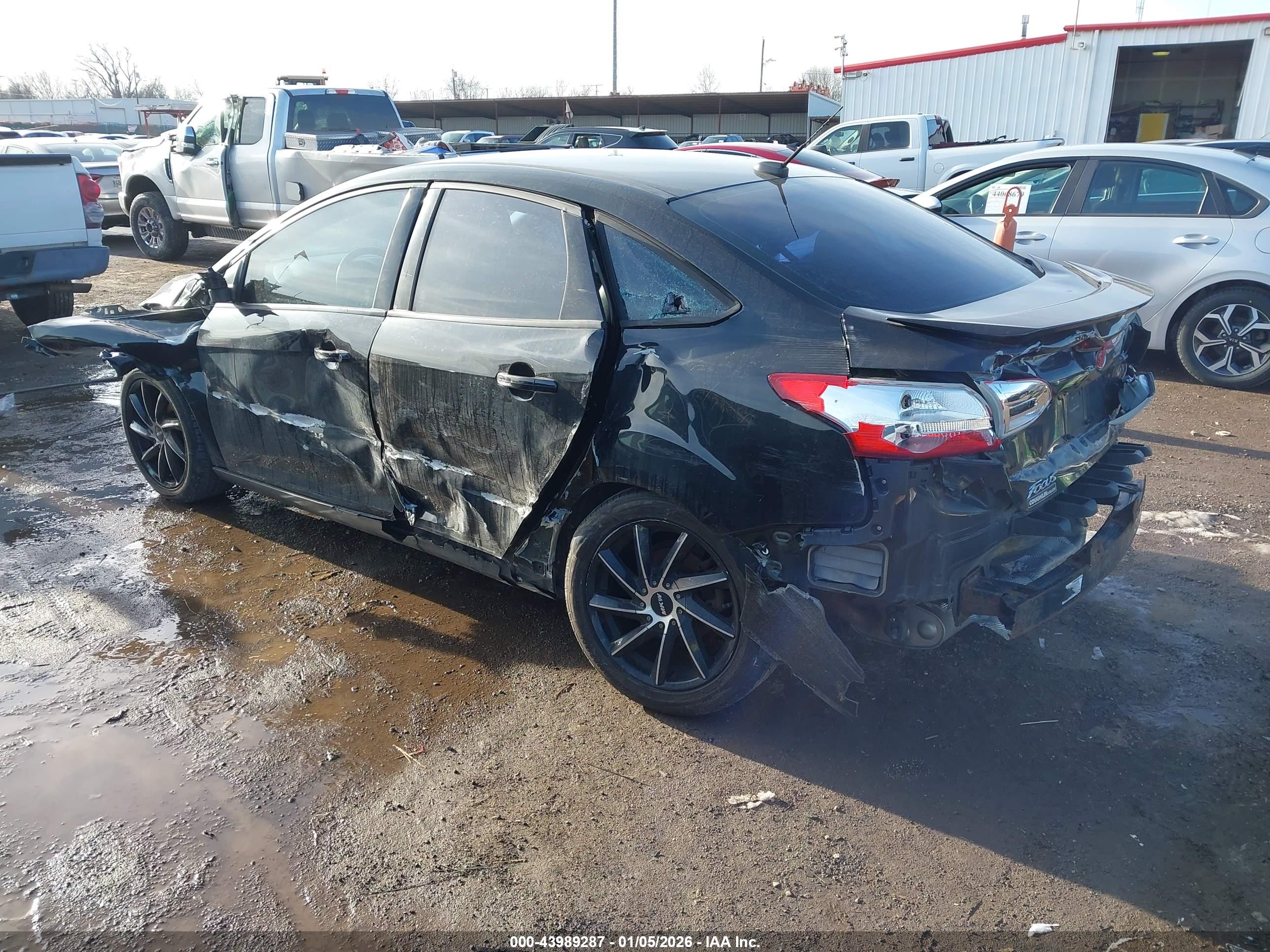 FORD FOCUS image 3