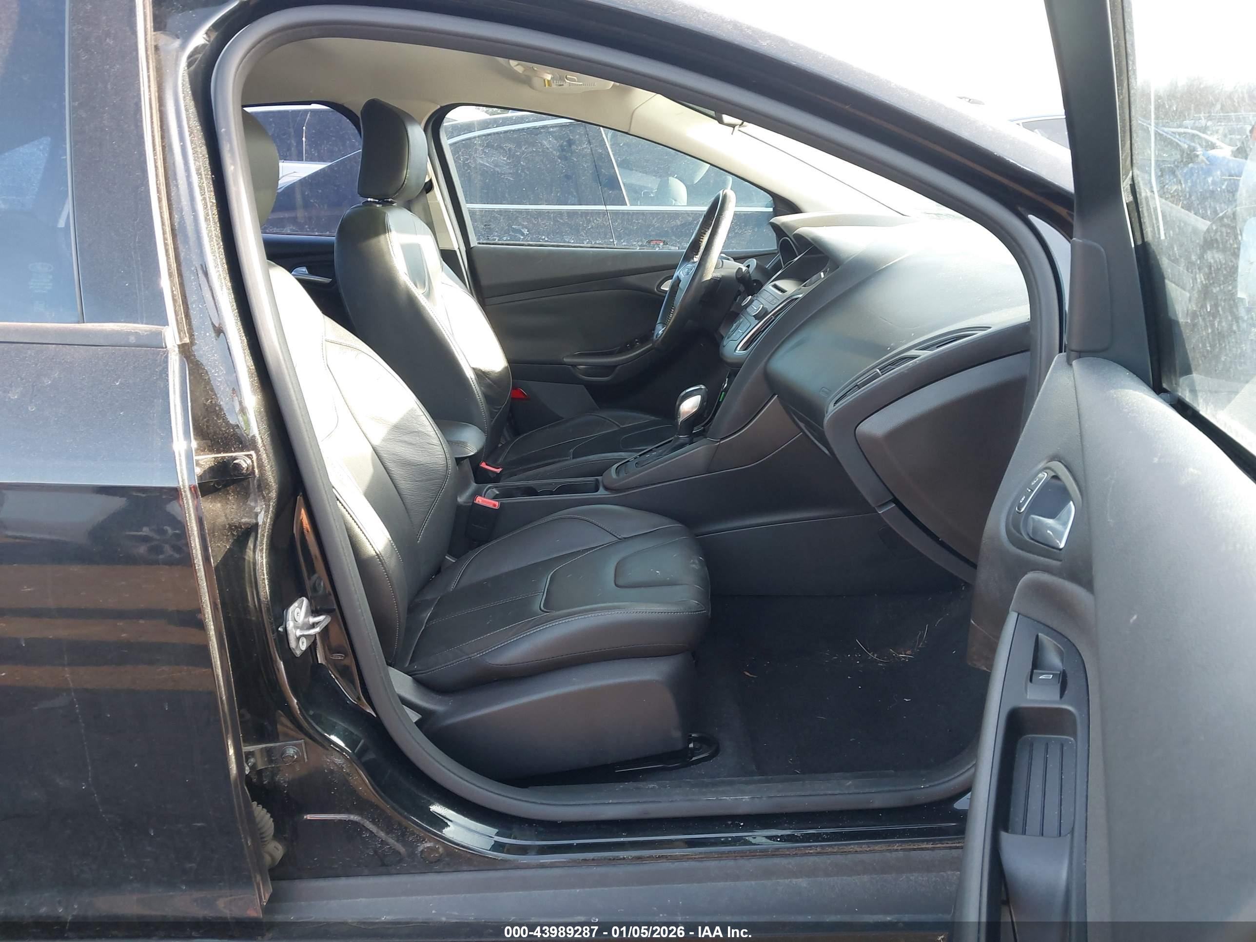 FORD FOCUS image 5