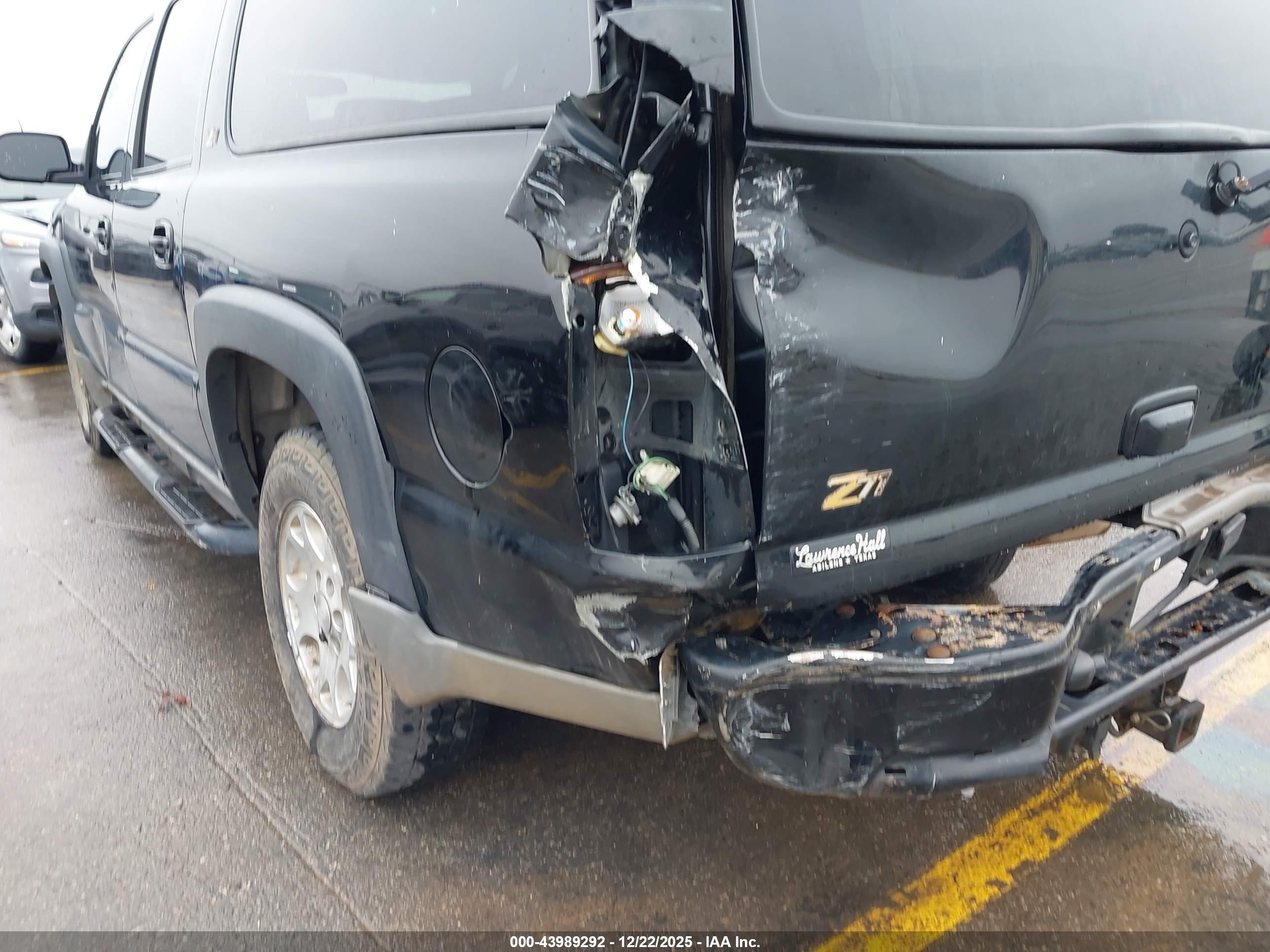 CHEVROLET SUBURBAN image 6