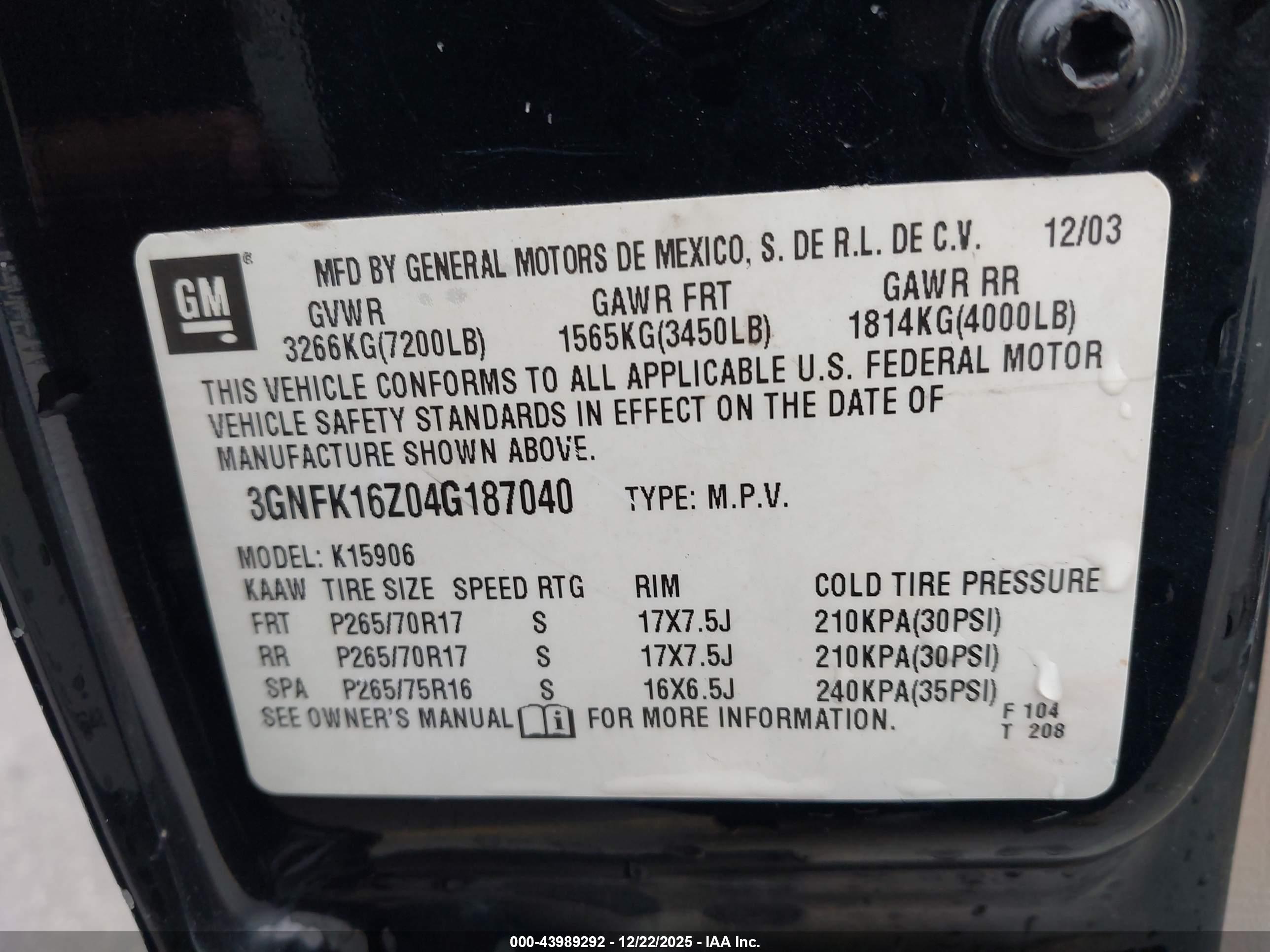 CHEVROLET SUBURBAN image 9