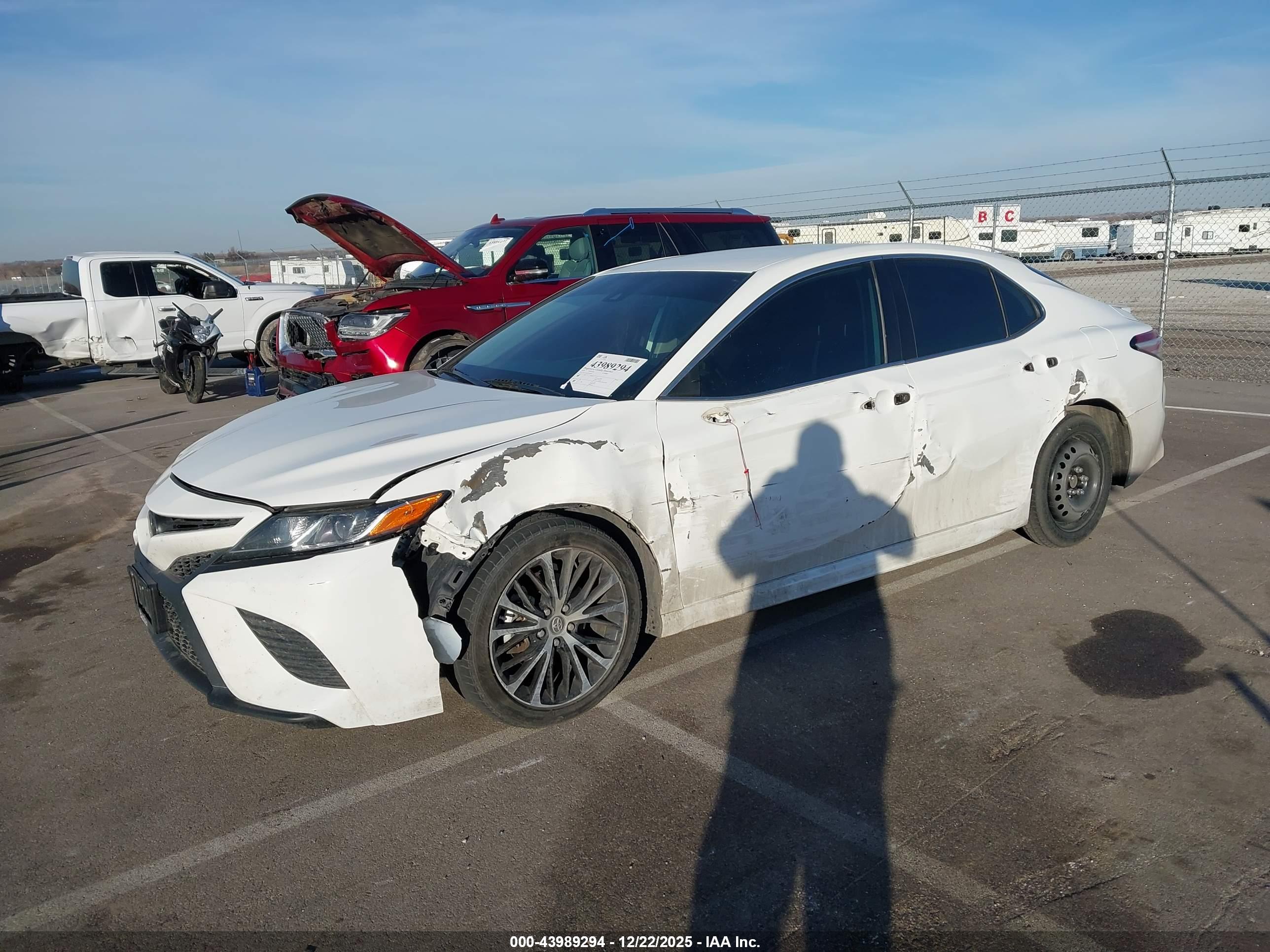 TOYOTA CAMRY image 2