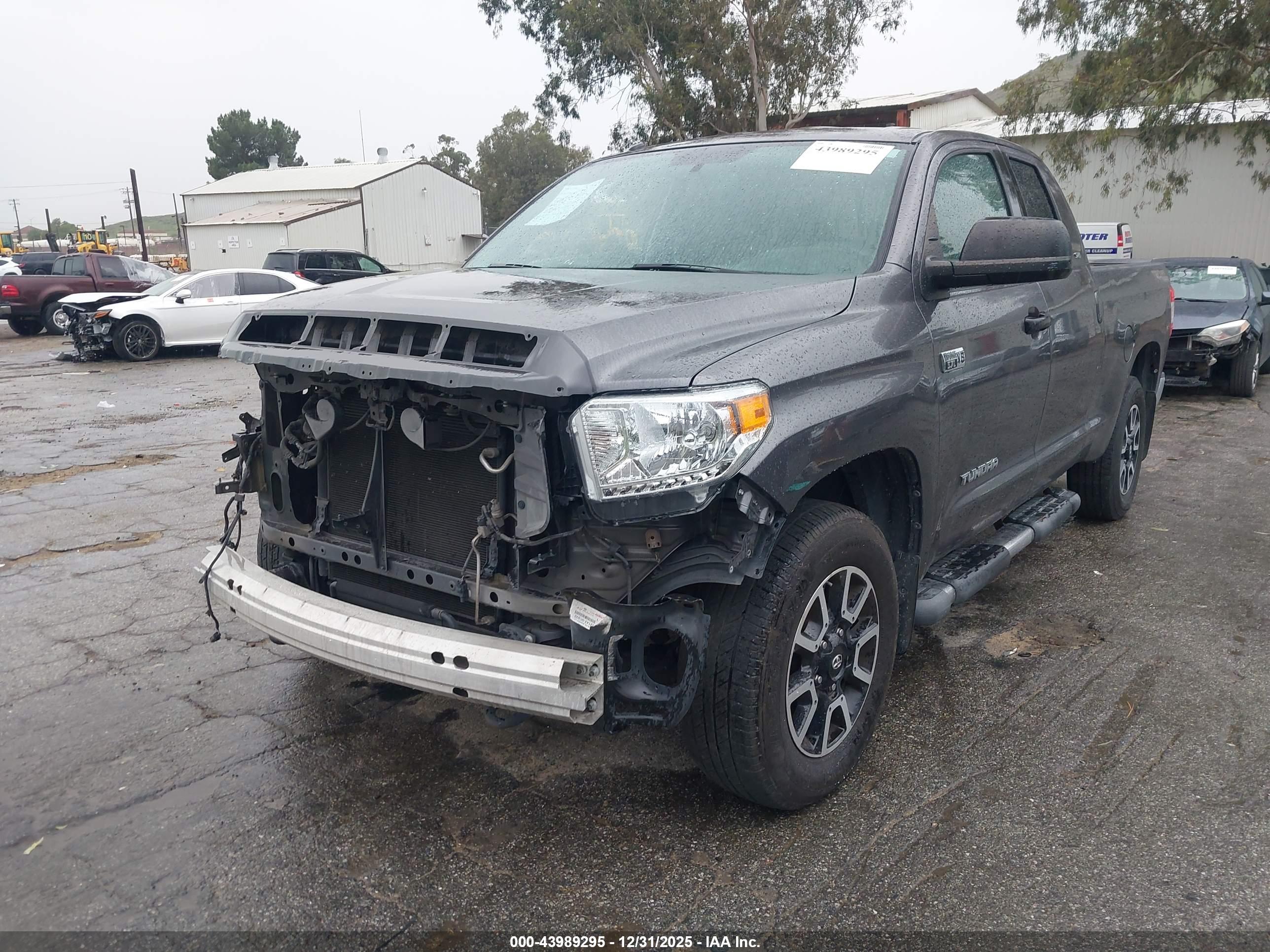 TOYOTA TUNDRA image 2