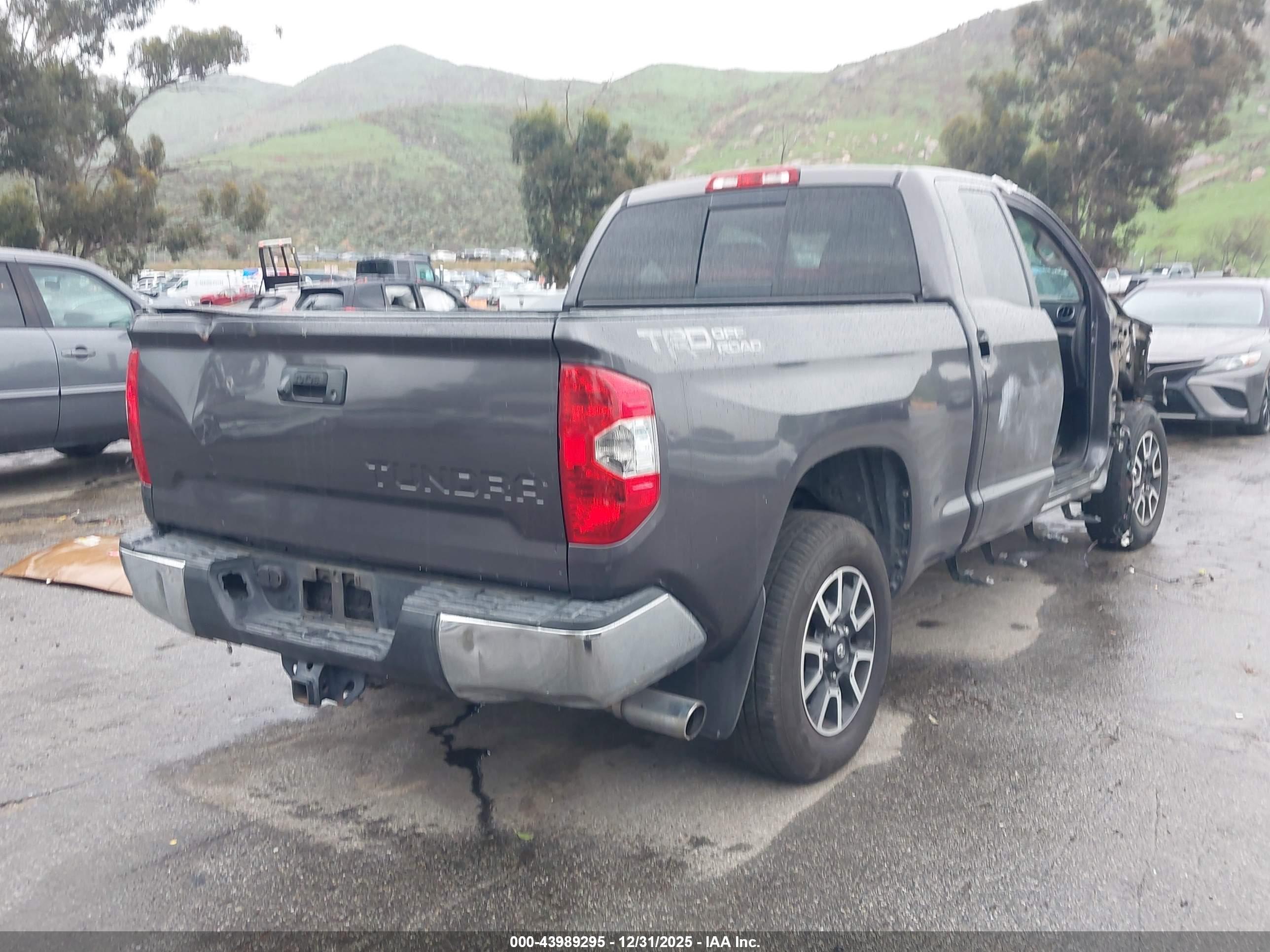 TOYOTA TUNDRA image 4