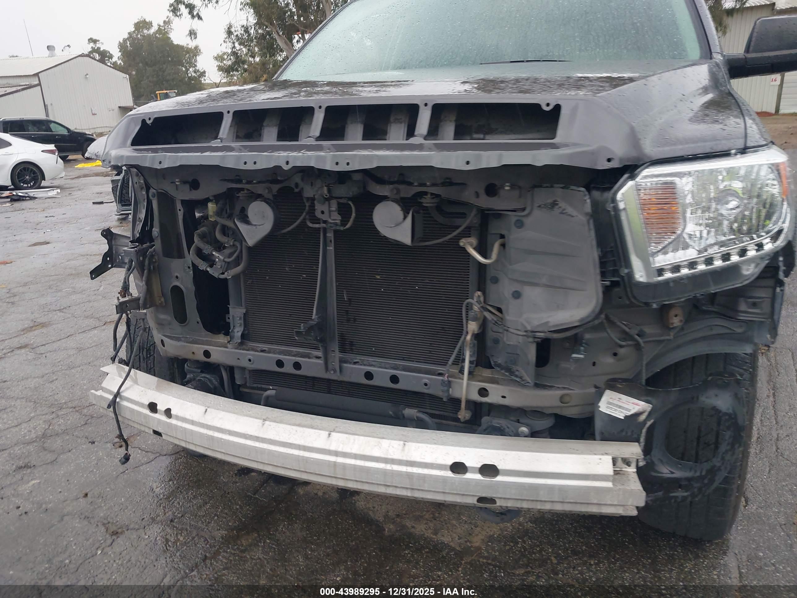 TOYOTA TUNDRA image 6