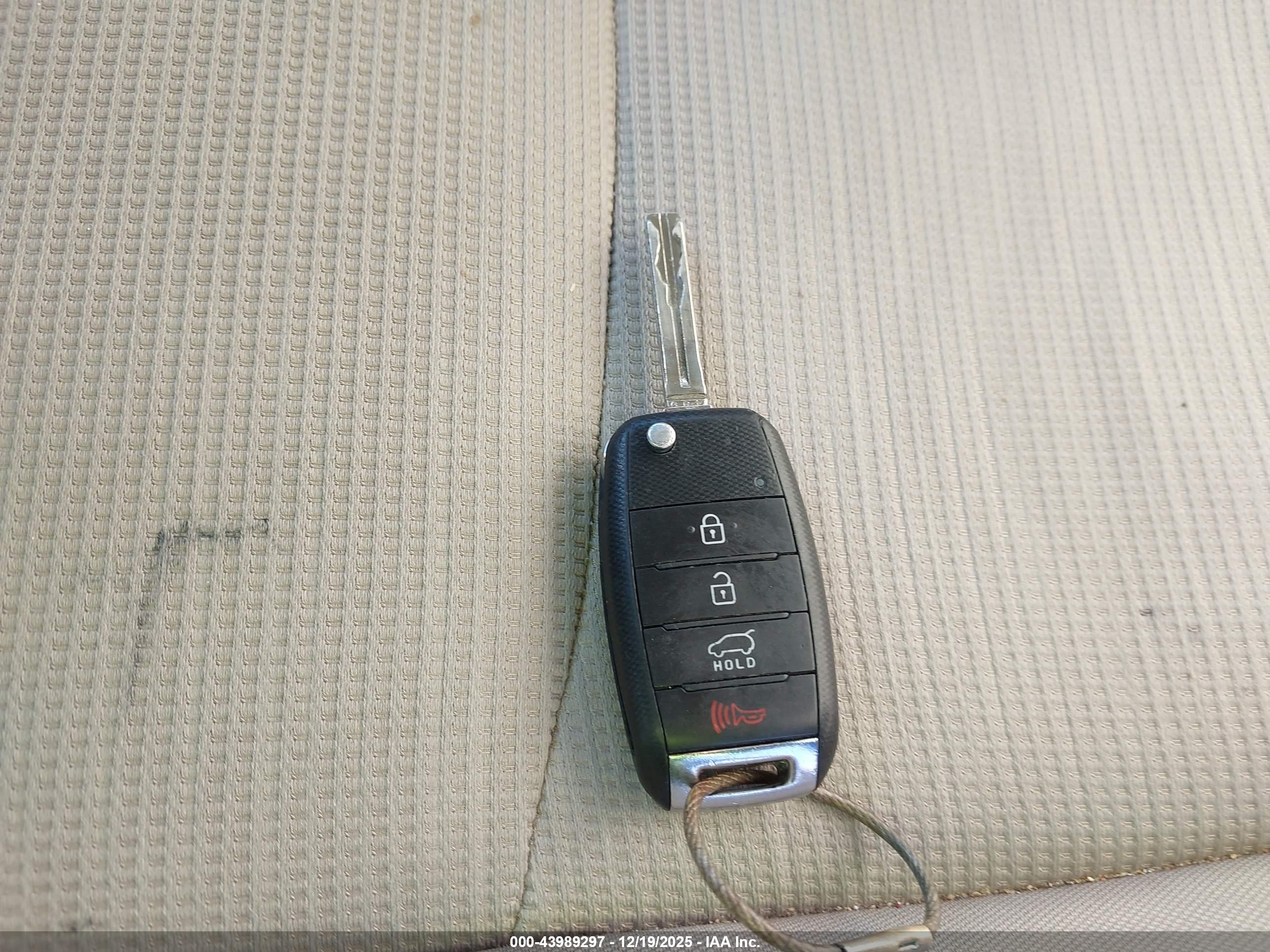 KIA SORENTO image 11