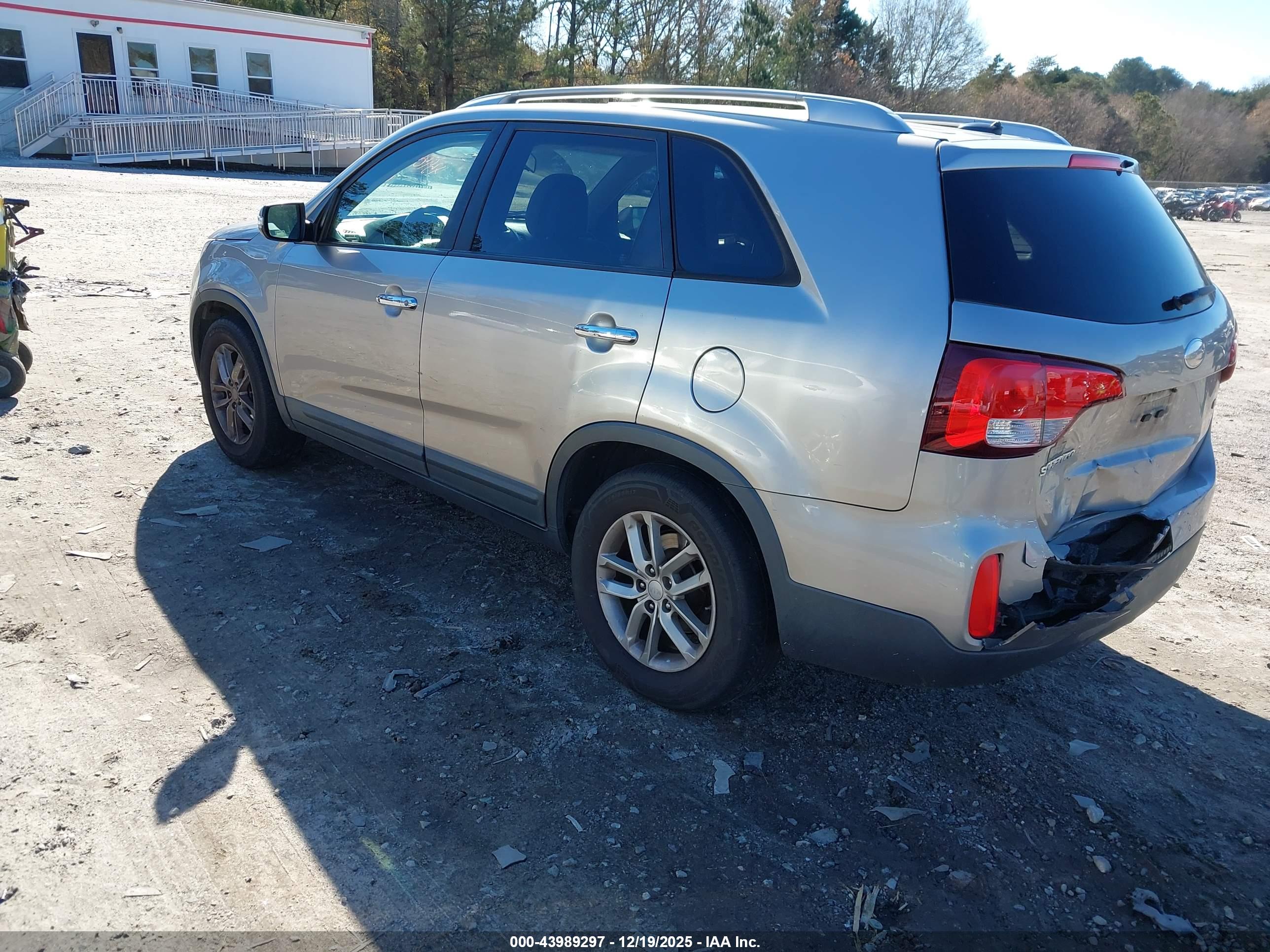 KIA SORENTO image 3