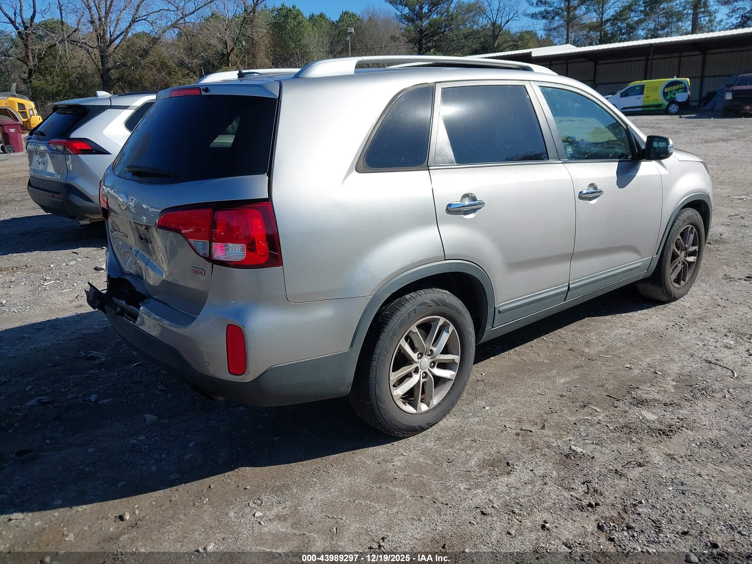 KIA SORENTO image 4