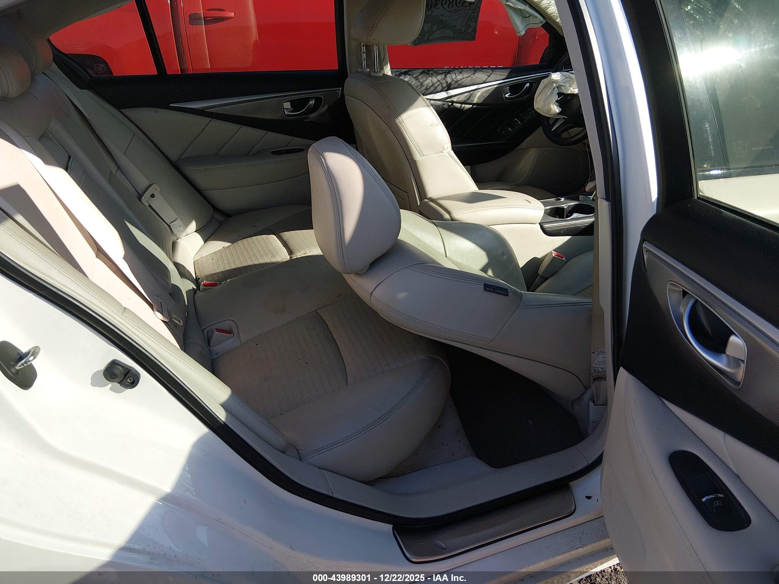 INFINITI Q50 image 8