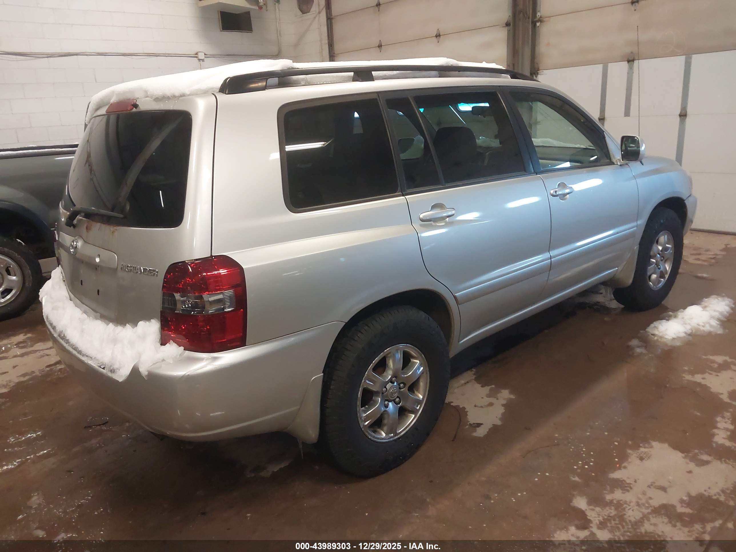 TOYOTA HIGHLANDER image 4