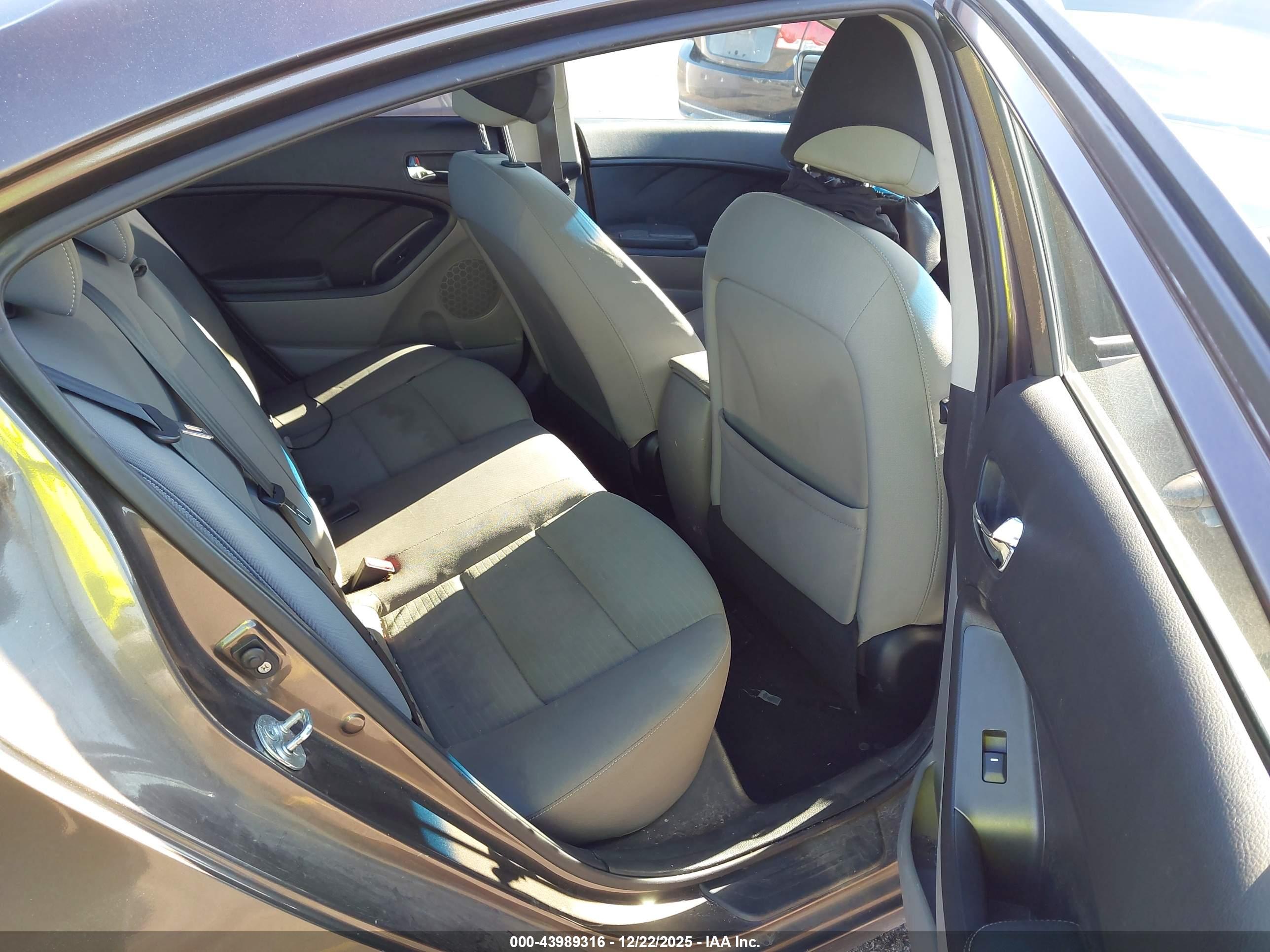 KIA FORTE image 8