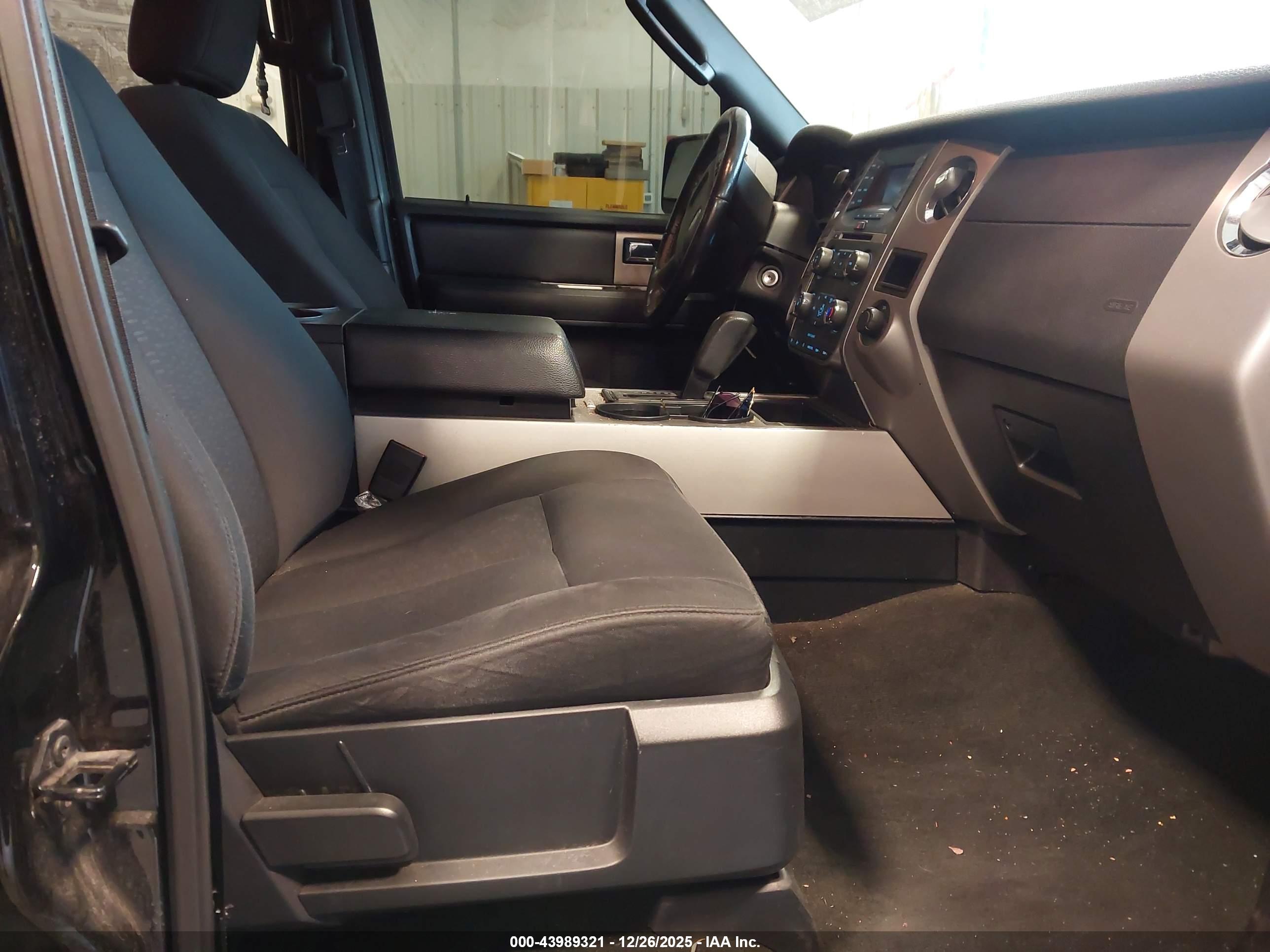 FORD EXPEDITION image 5
