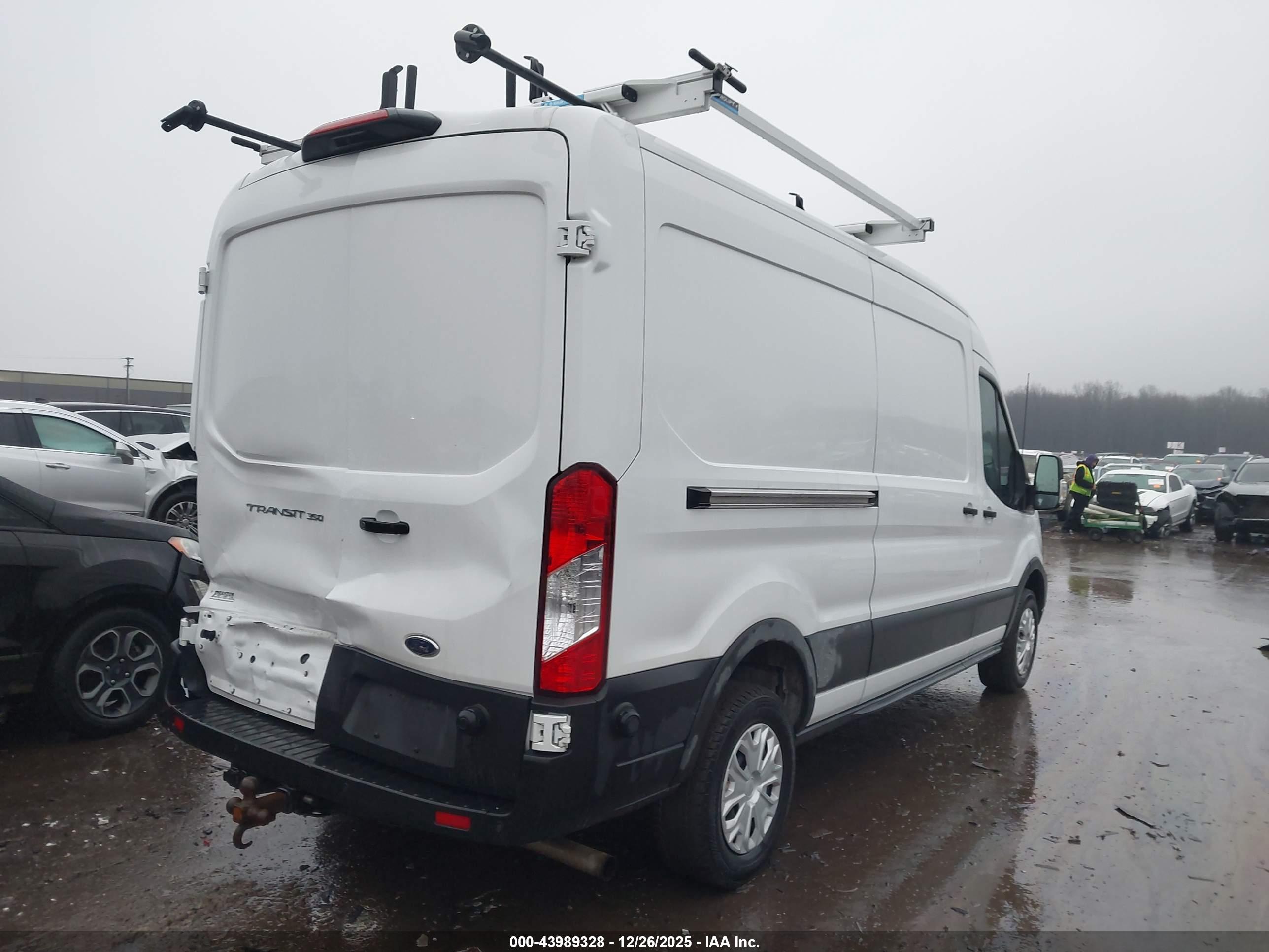 FORD TRANSIT-350 image 4