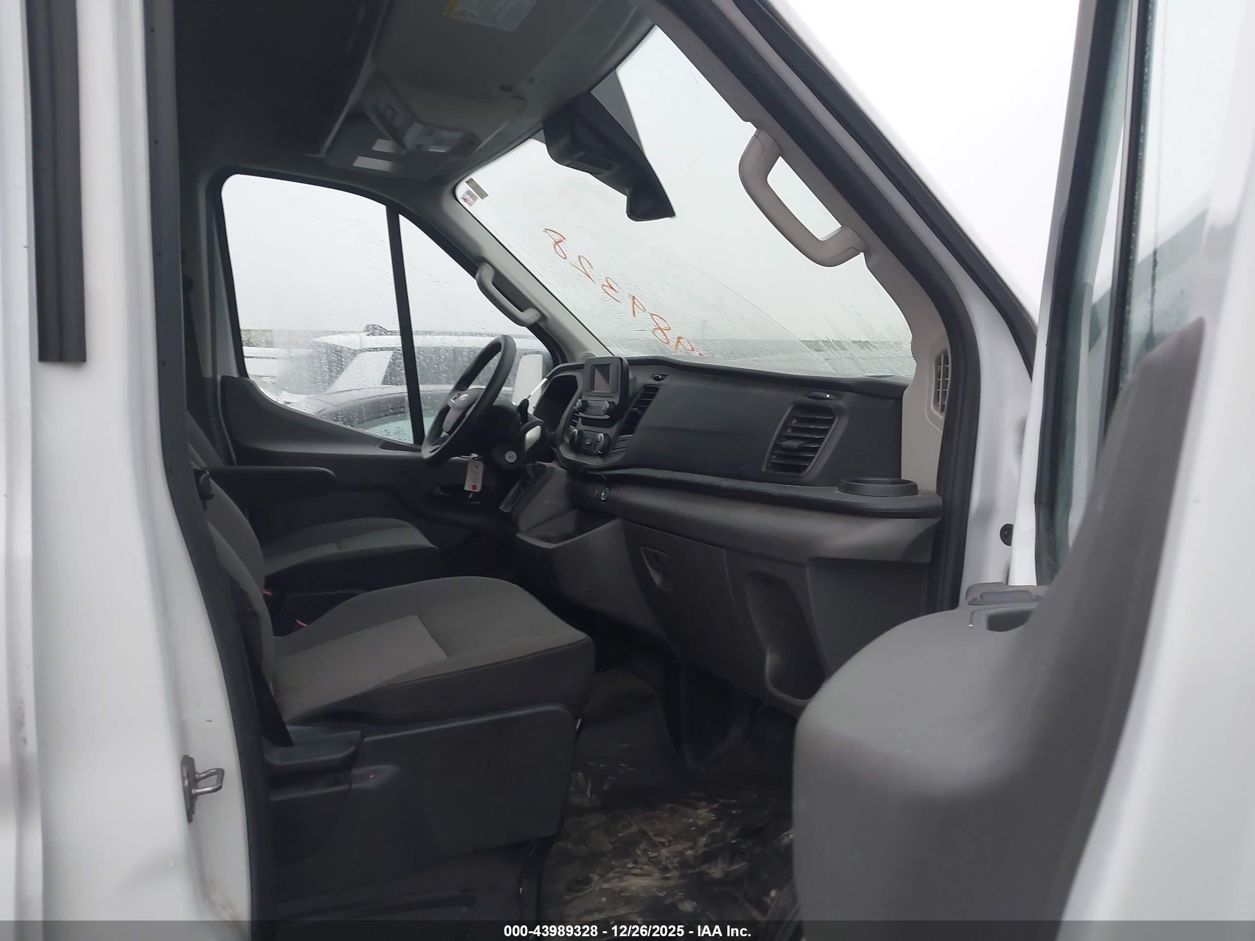 FORD TRANSIT-350 image 5