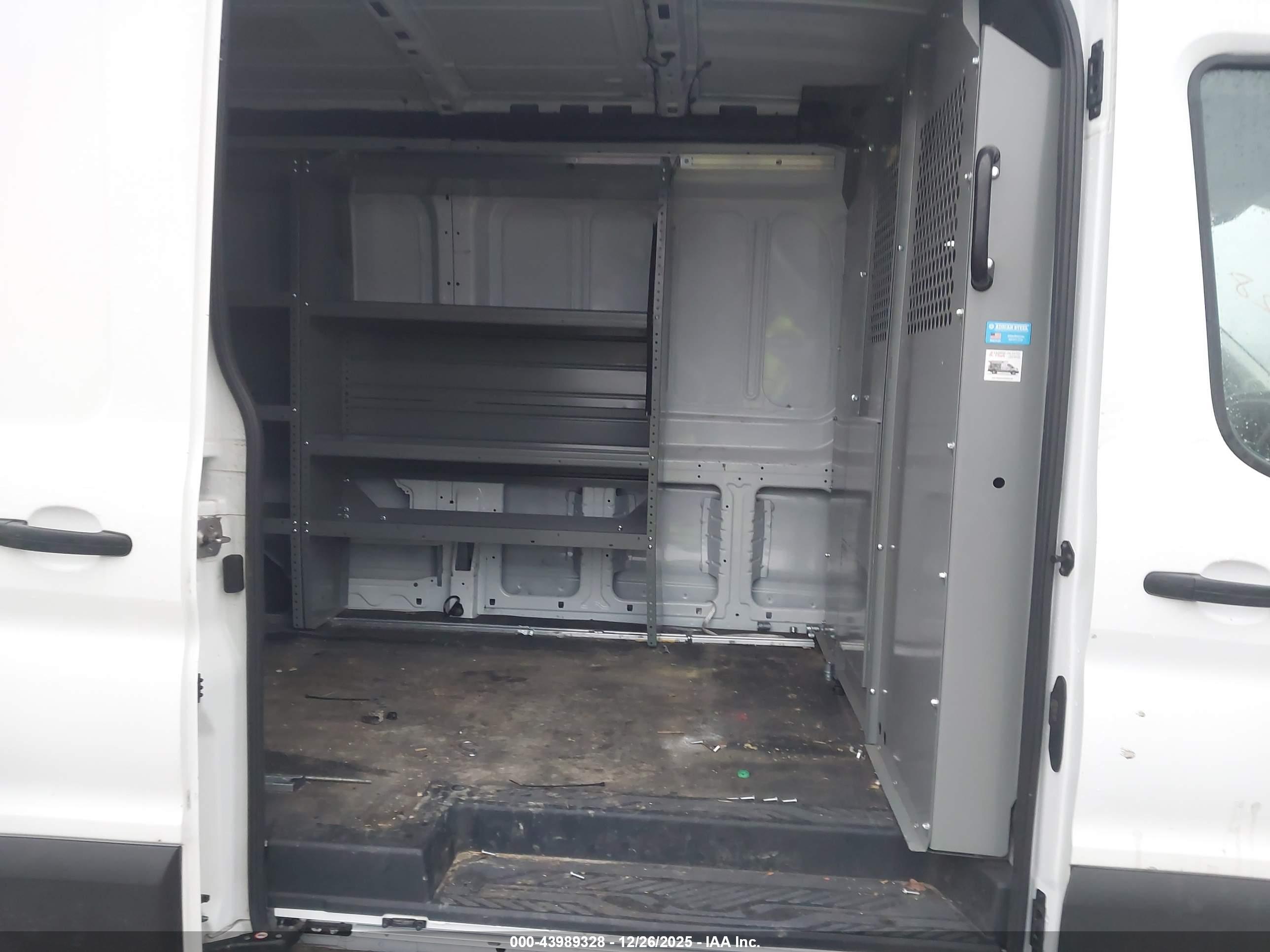FORD TRANSIT-350 image 8