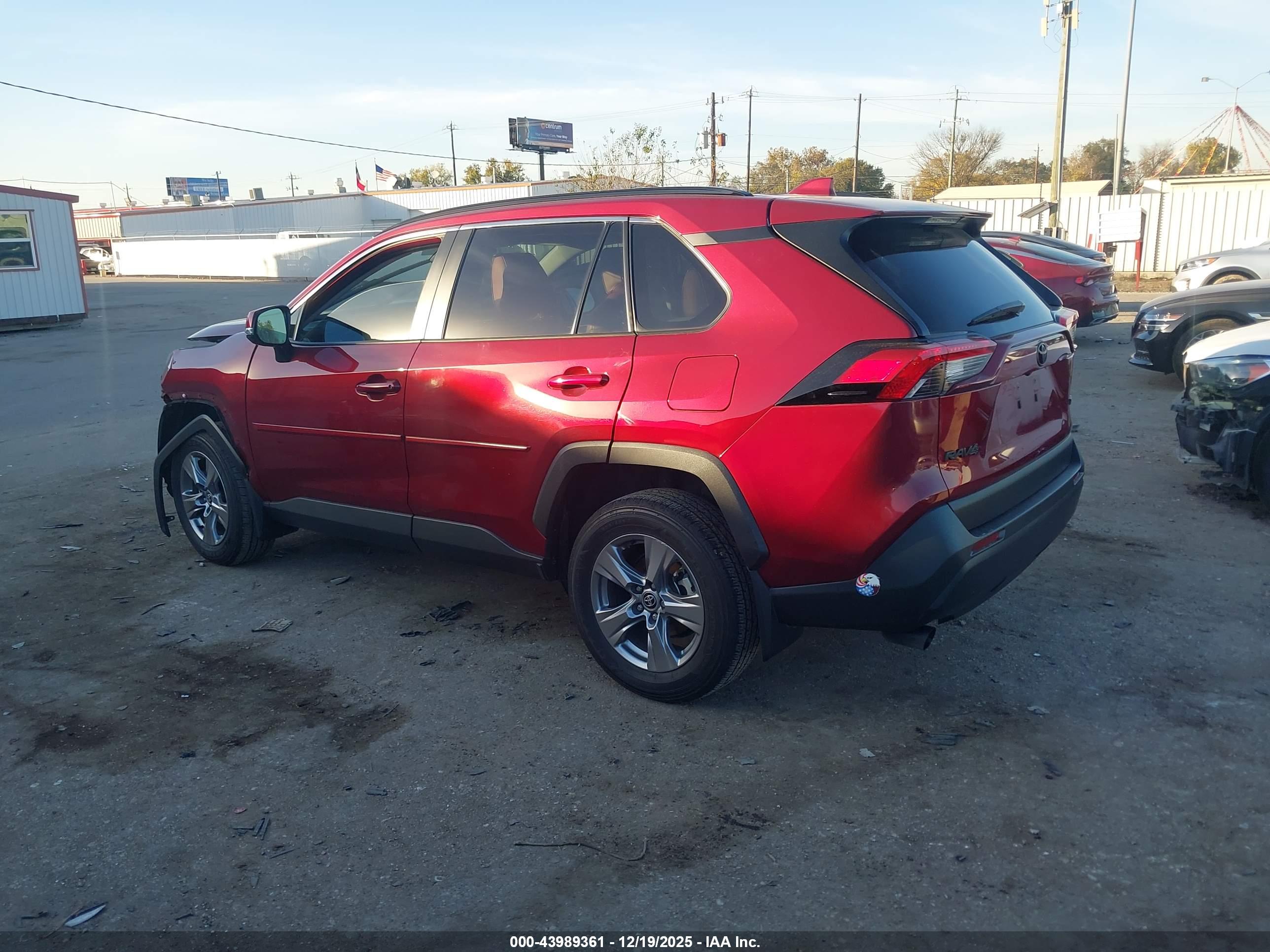 TOYOTA RAV4 image 3
