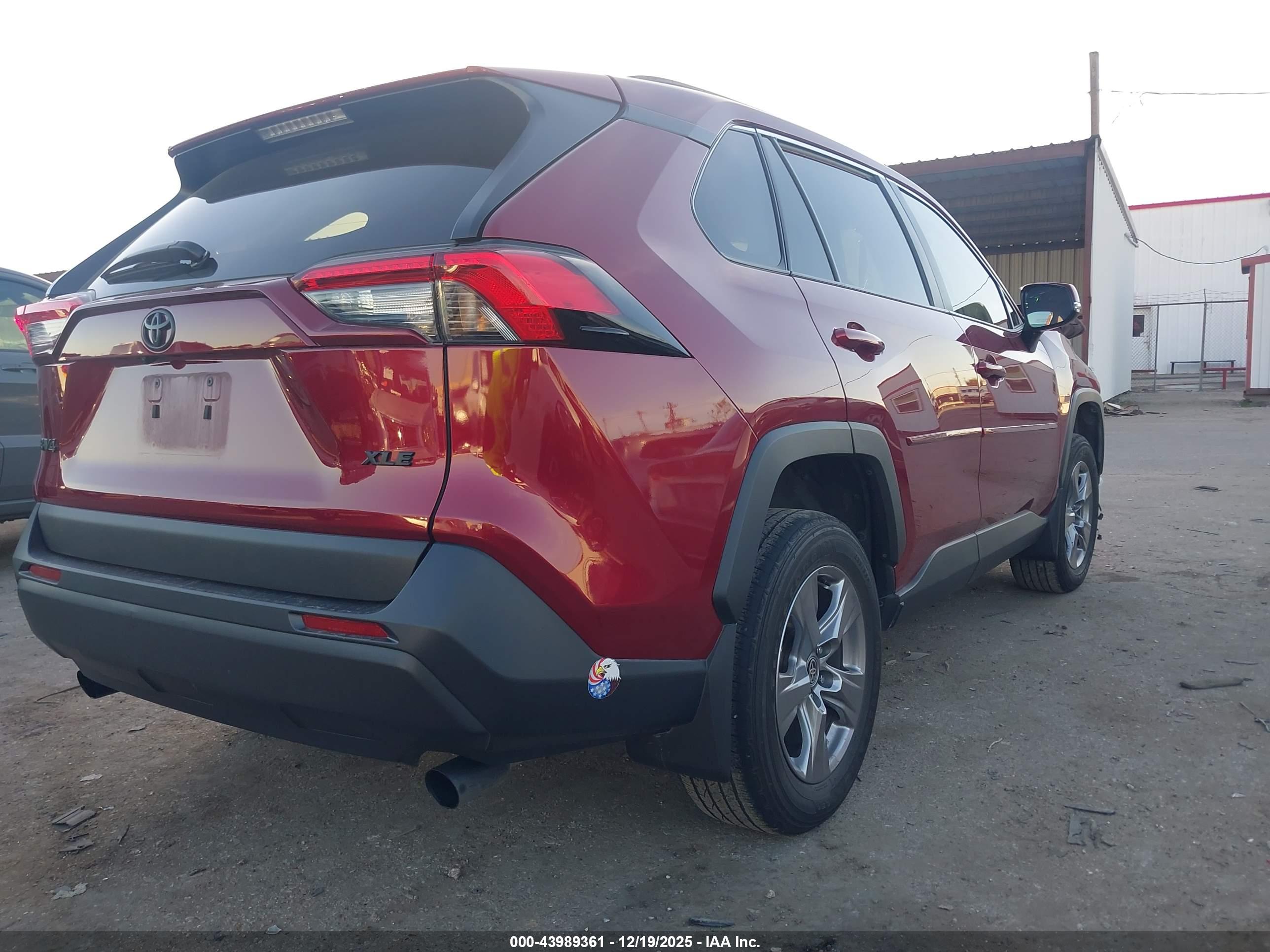 TOYOTA RAV4 image 4