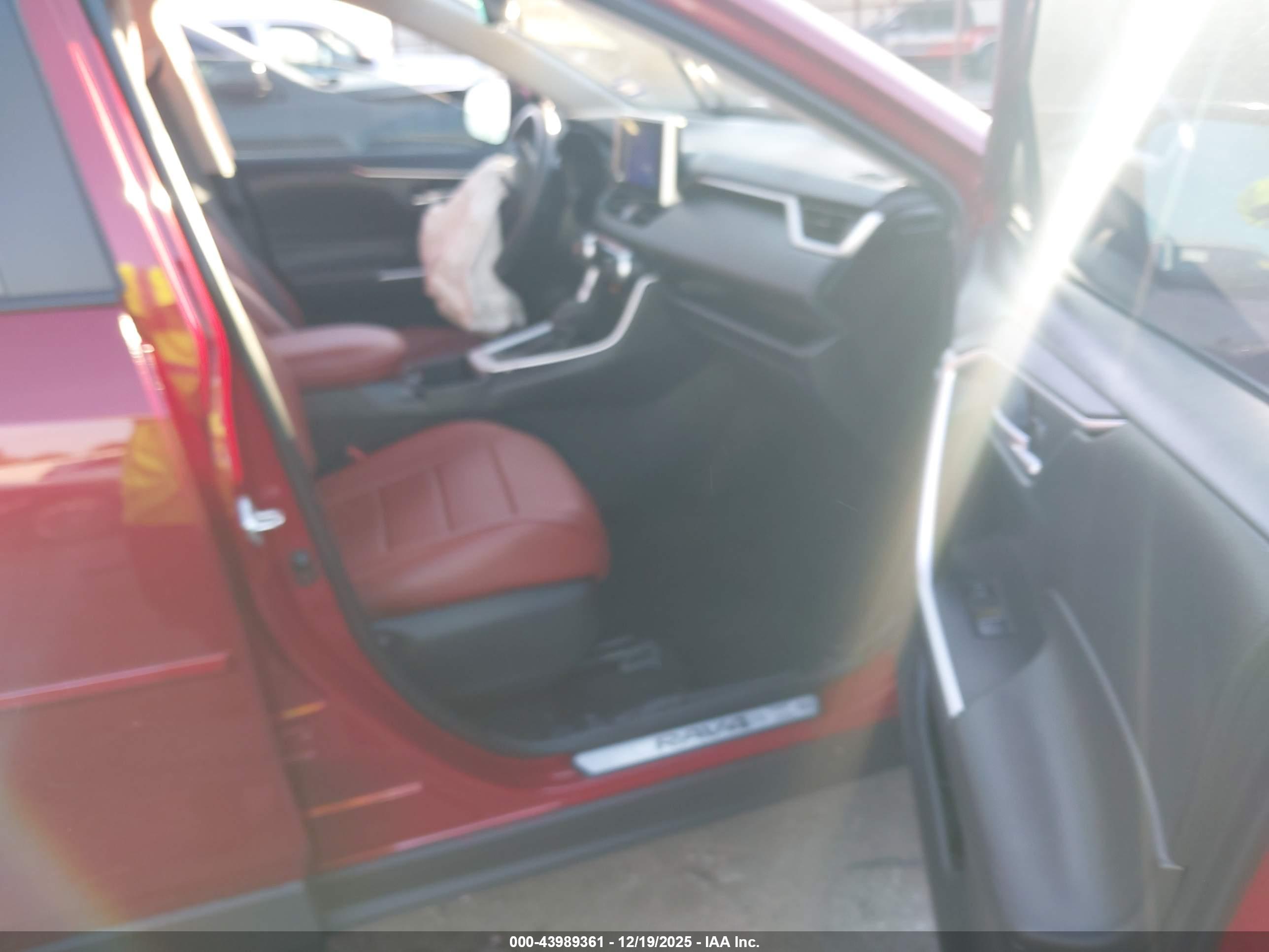 TOYOTA RAV4 image 5