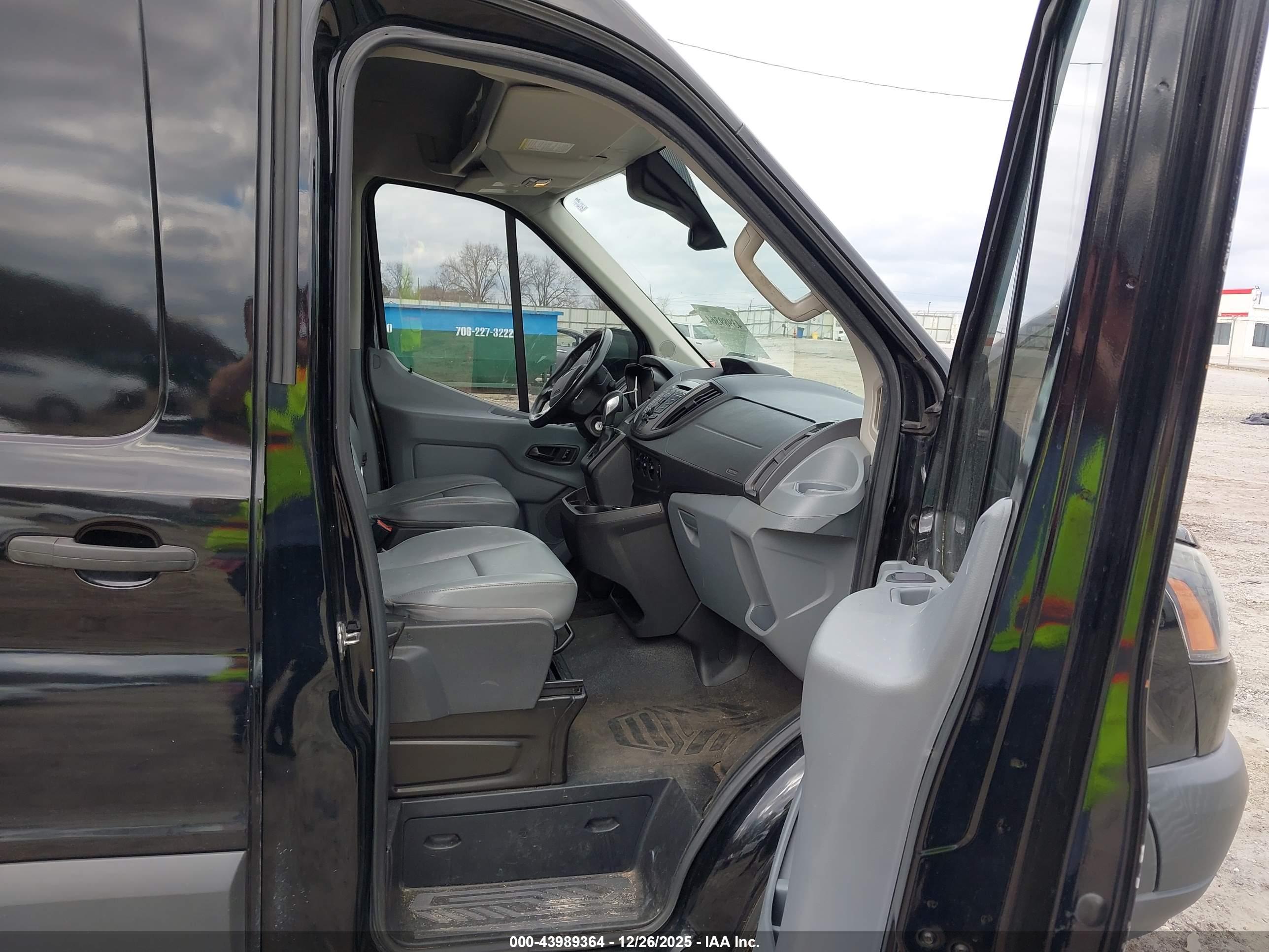 FORD TRANSIT-250 image 5