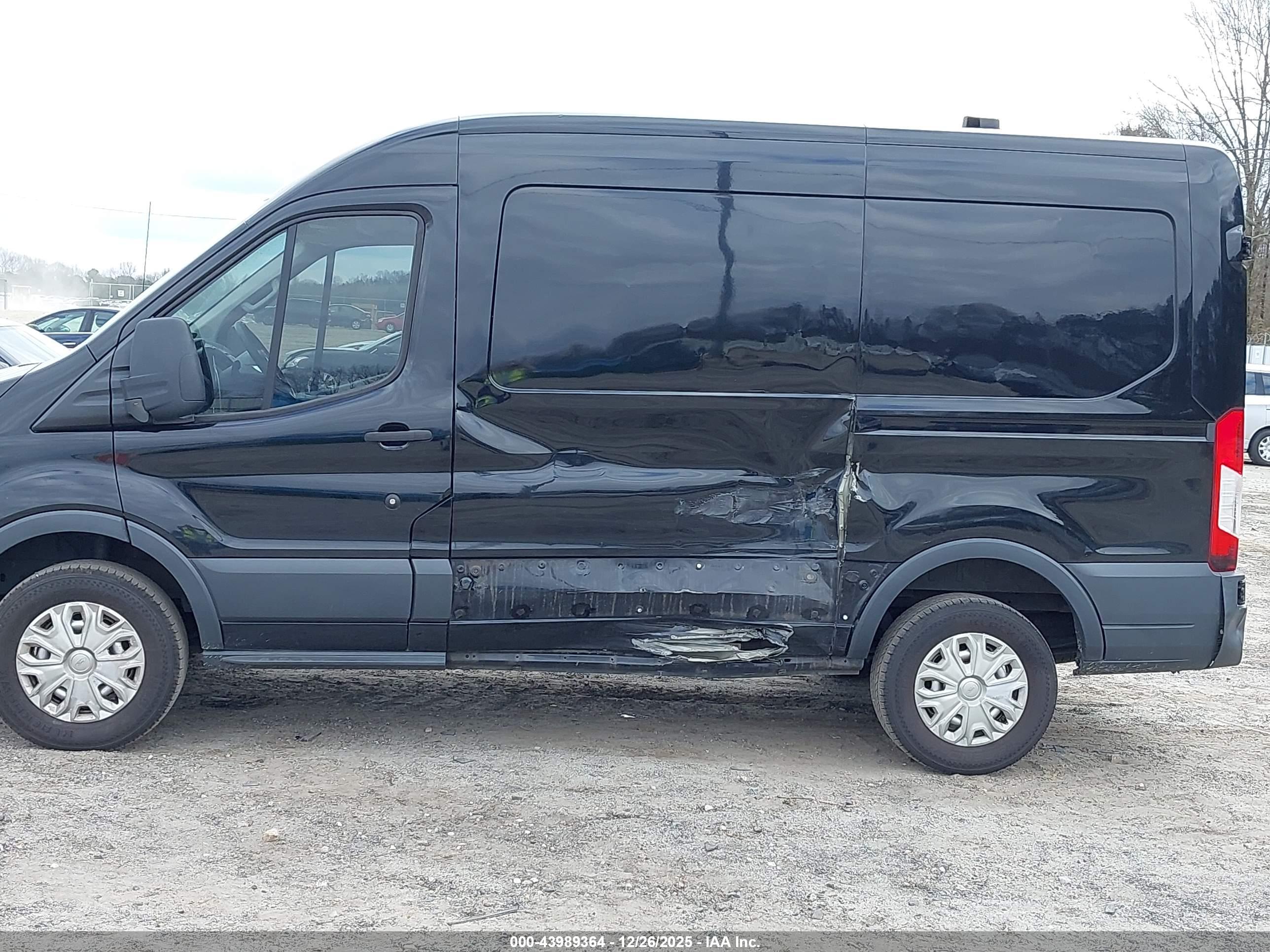 FORD TRANSIT-250 image 6