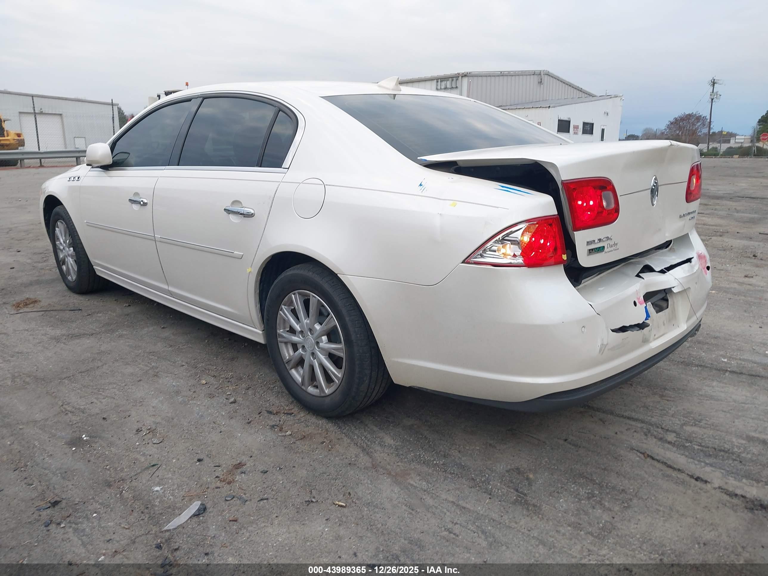 BUICK LUCERNE image 3