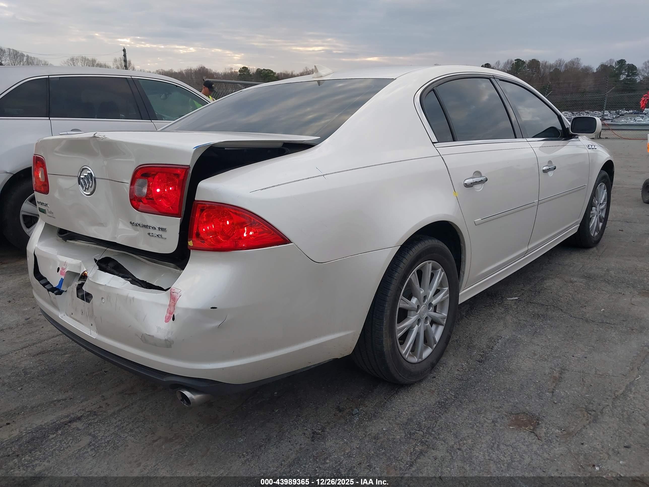 BUICK LUCERNE image 4